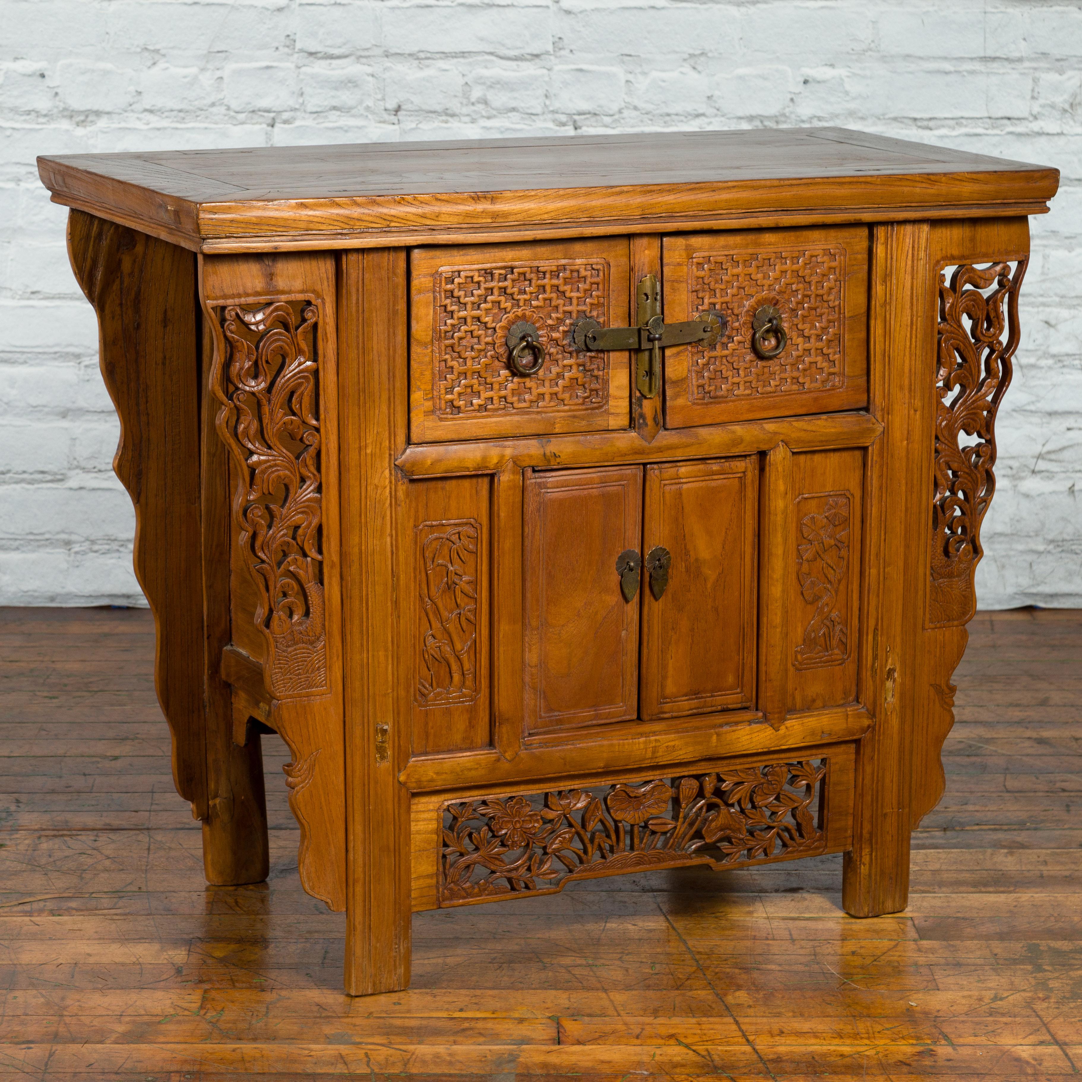 Chinese Qing Dynasty 19th Century Side Cabinet with Carved Foliage Motifs In Good Condition In Yonkers, NY