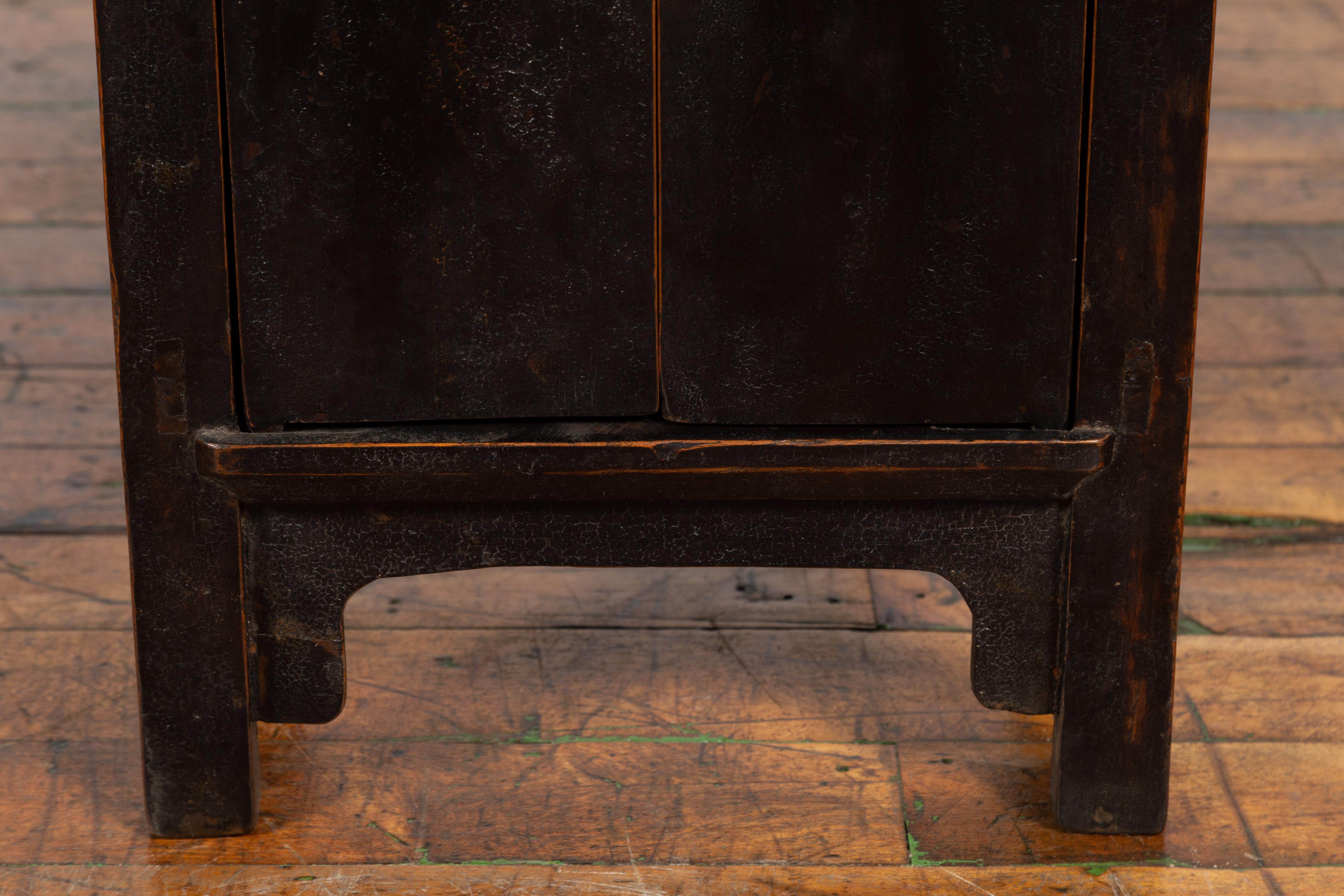 Chinese Qing Dynasty 19th Century Side Cabinet with Distressed Black Lacquer For Sale 7