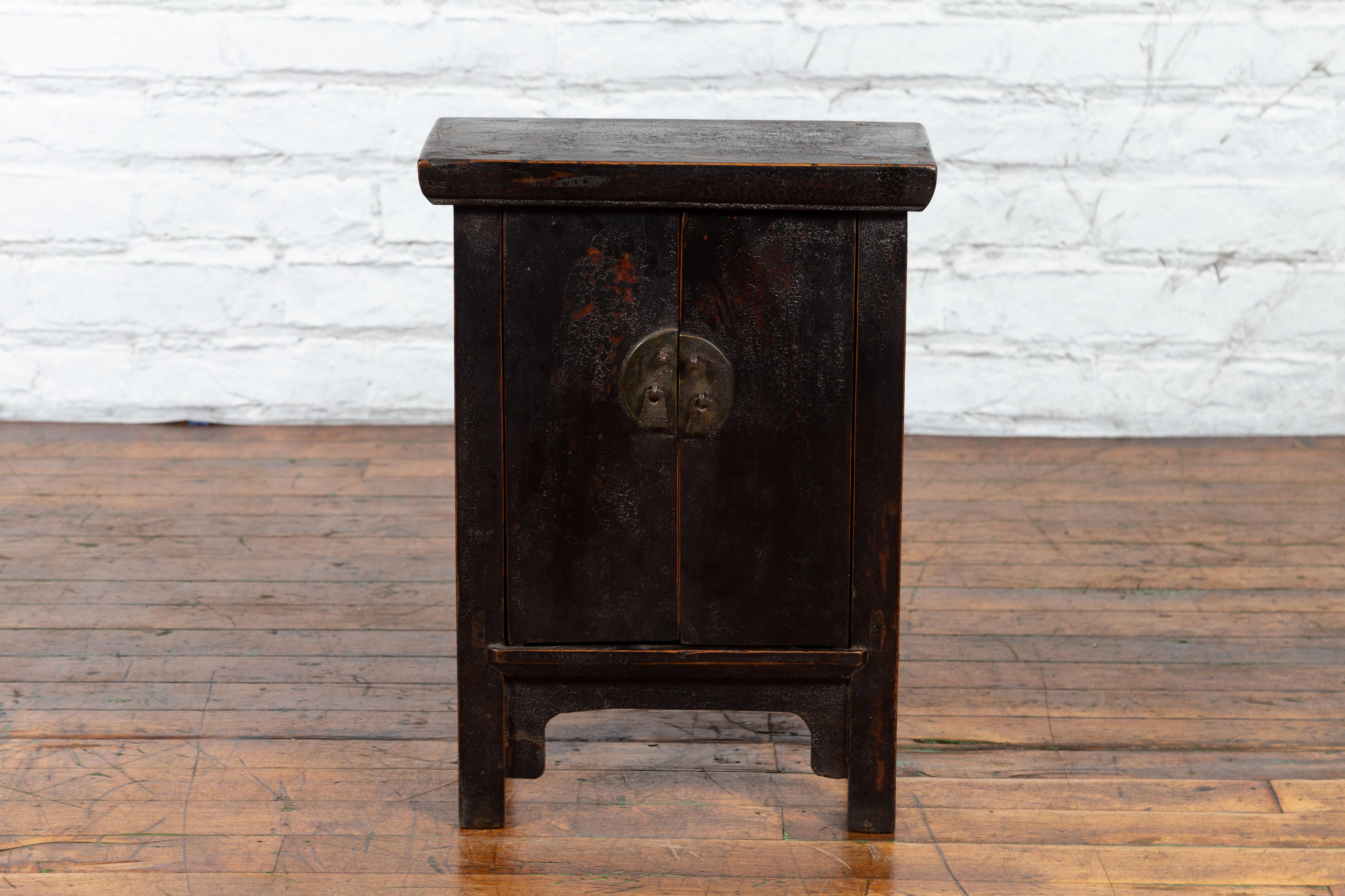Chinese Qing Dynasty 19th Century Side Cabinet with Distressed Black Lacquer In Good Condition For Sale In Yonkers, NY