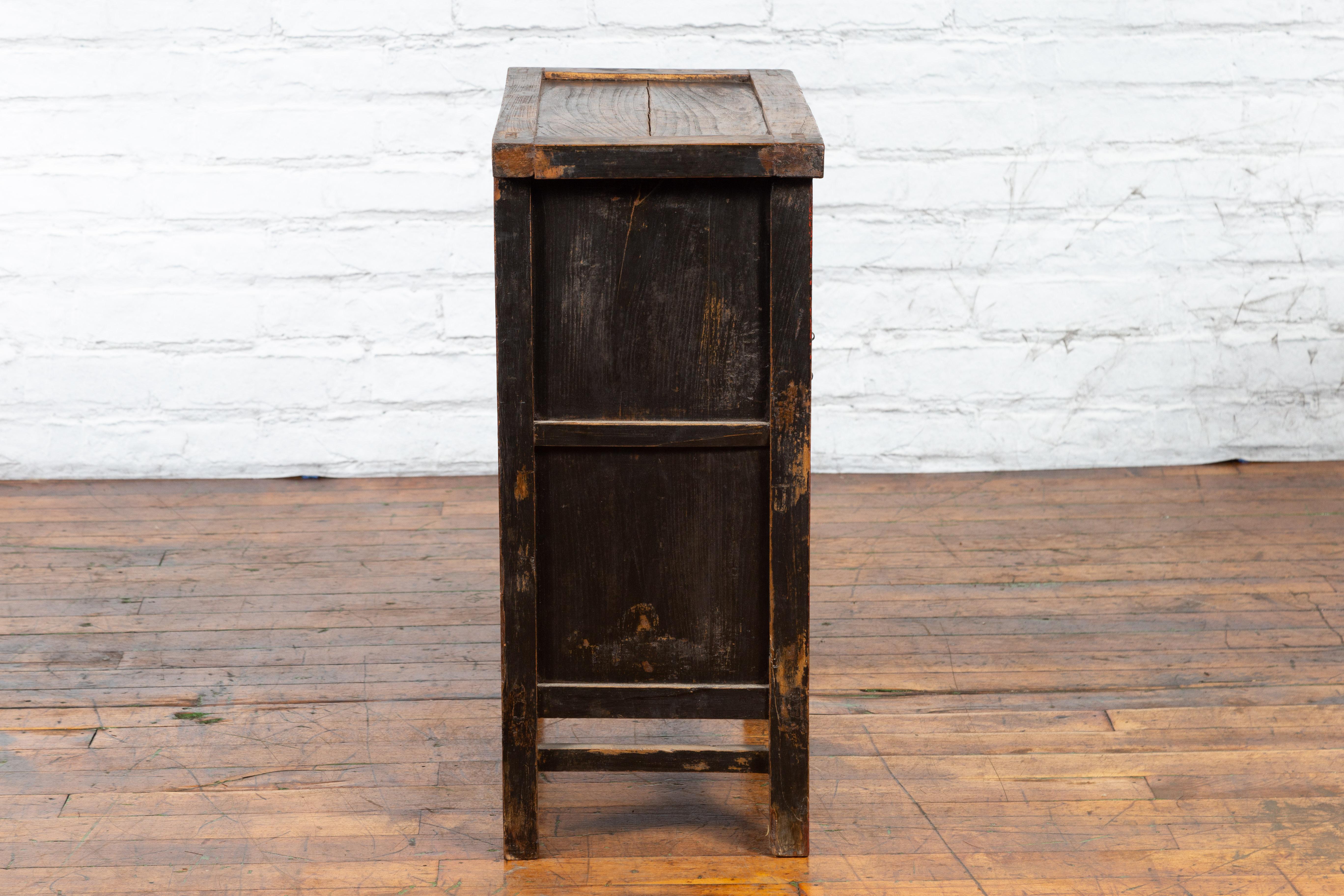 Chinese Qing Dynasty 19th Century Side Cabinet with Distressed Black Lacquer For Sale 3