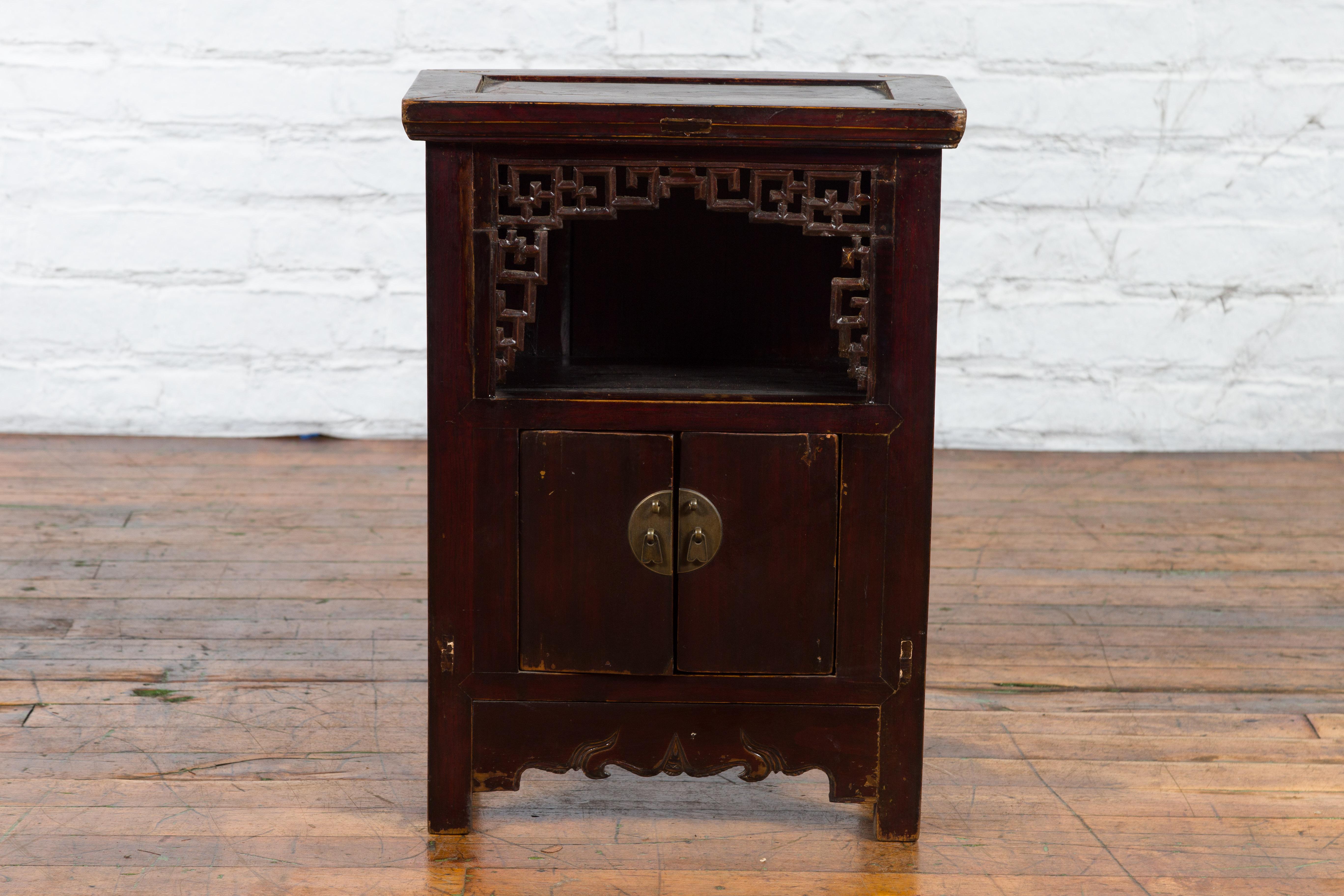 Chinese Qing Dynasty 19th Century Side Cabinet with Fretwork Shelf and Doors For Sale 5