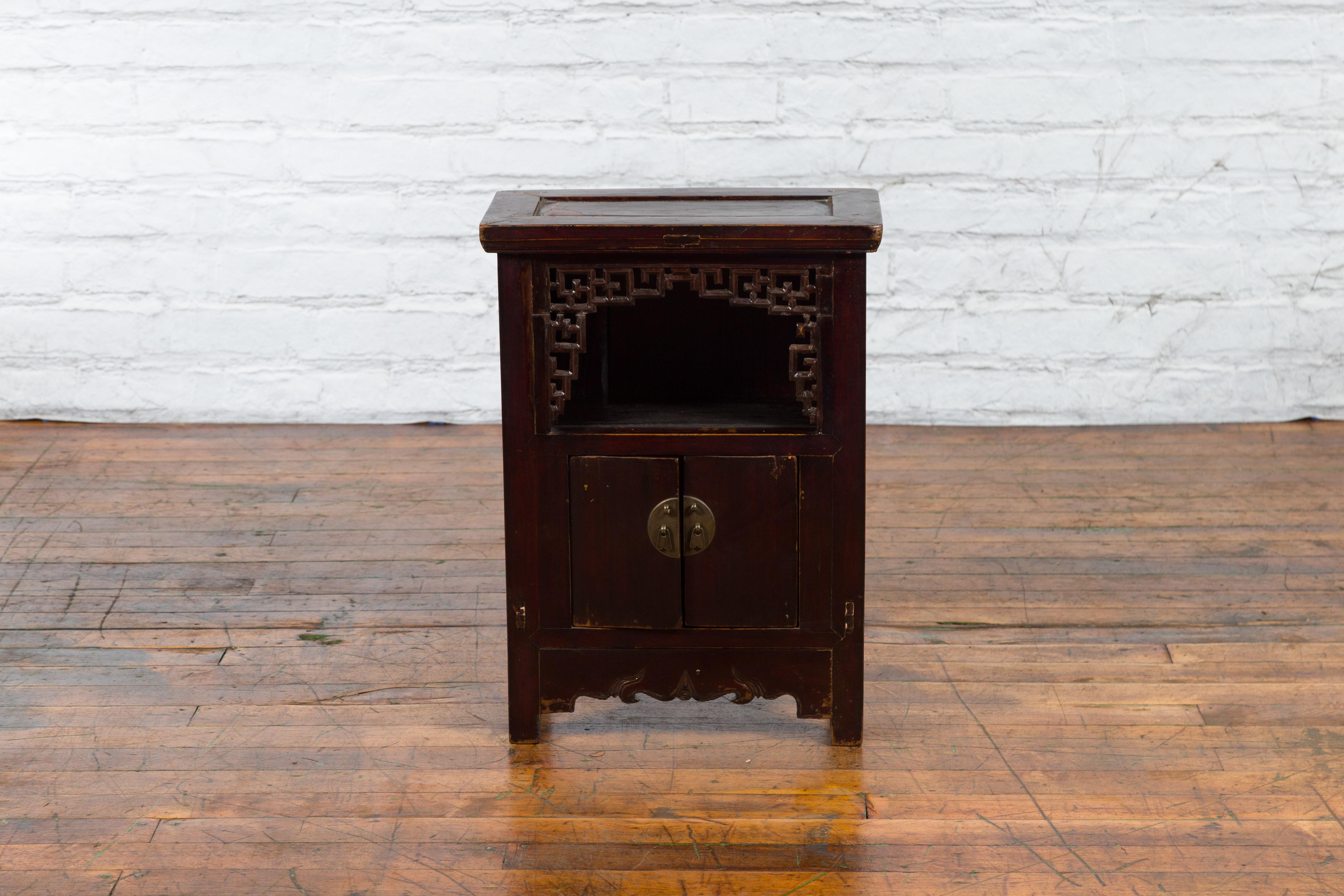 Chinese Qing Dynasty 19th Century Side Cabinet with Fretwork Shelf and Doors For Sale 2