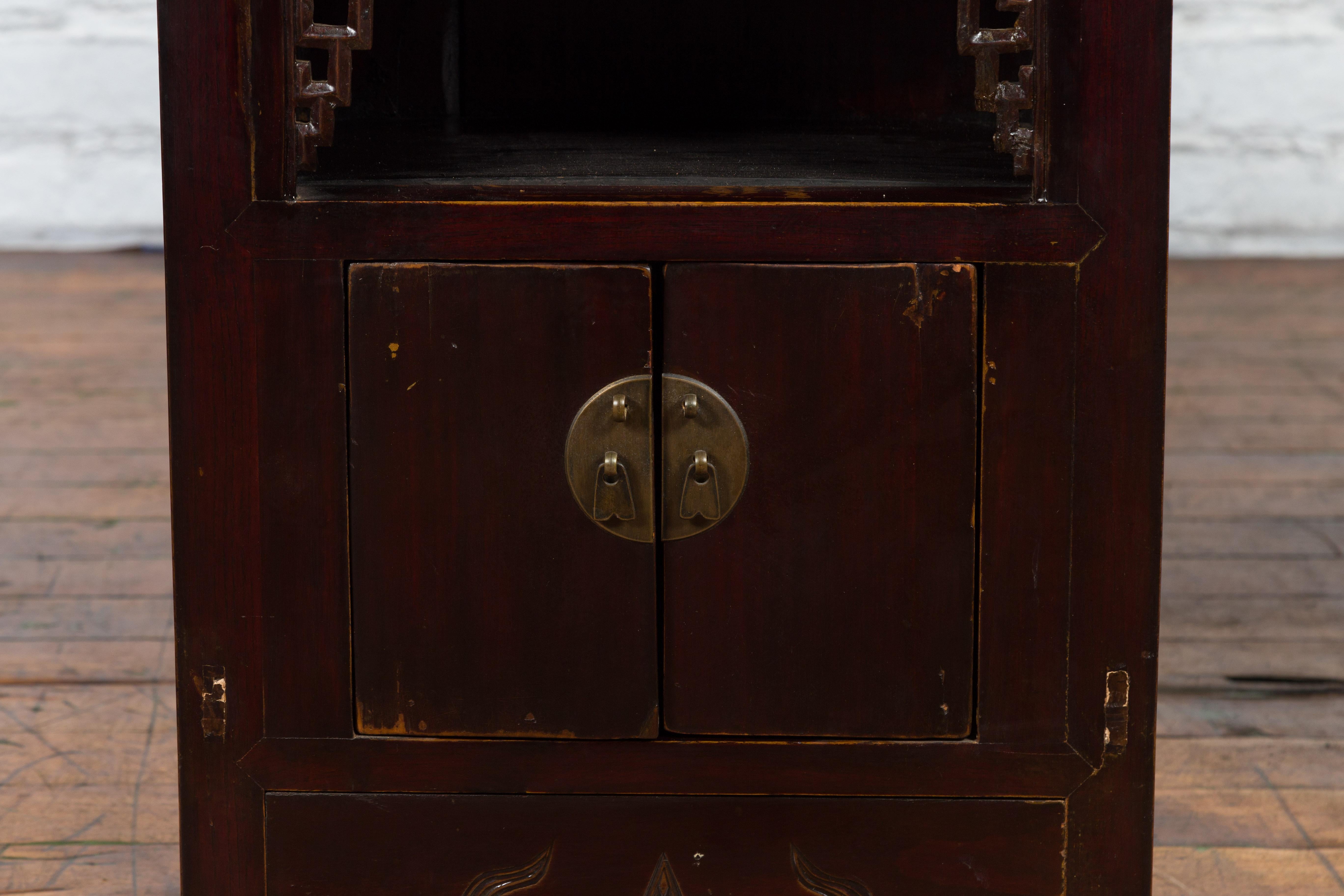 Chinese Qing Dynasty 19th Century Side Cabinet with Fretwork Shelf and Doors For Sale 4
