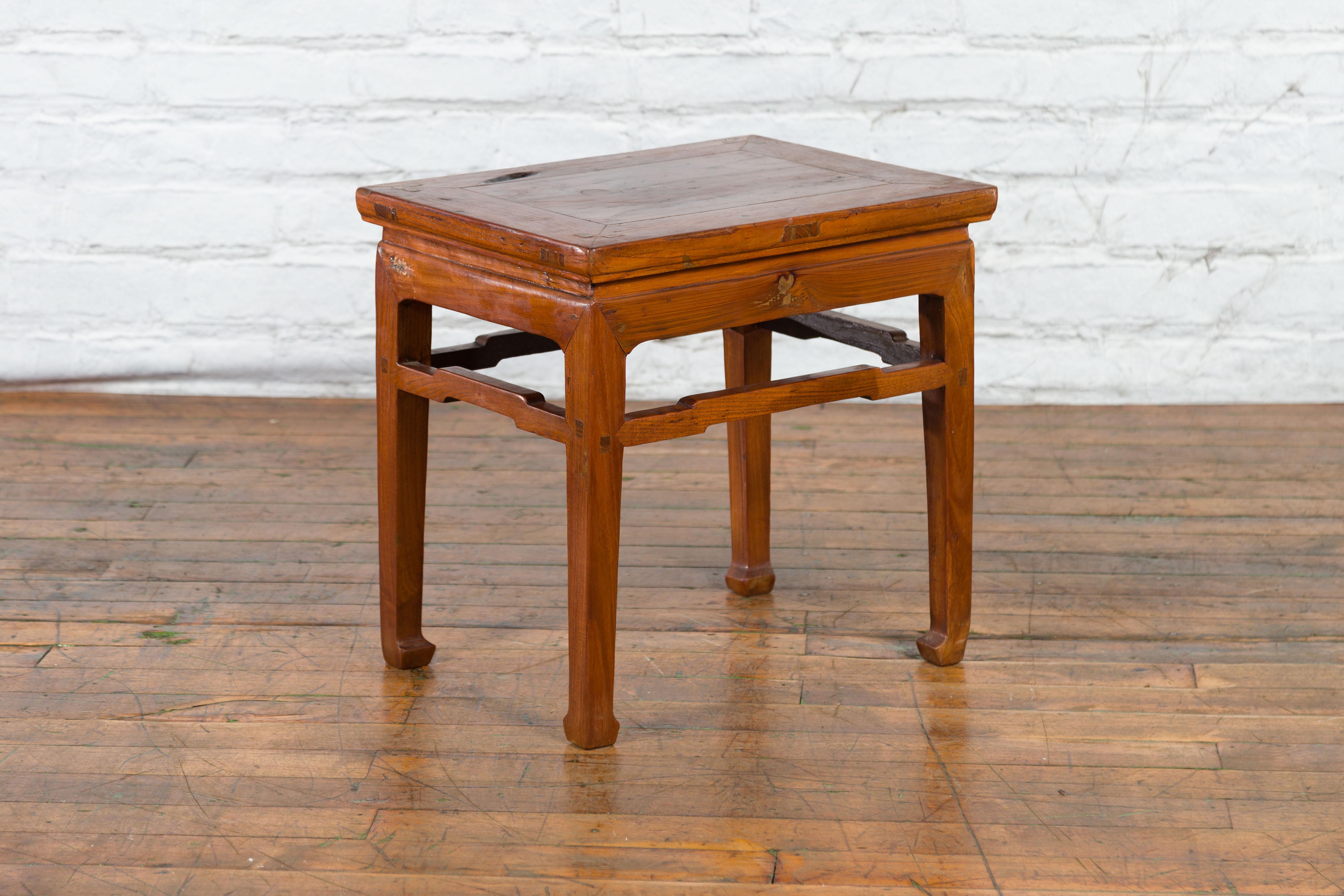 Chinese Qing Dynasty 19th Century Side Table with Humpback Stretchers For Sale 6