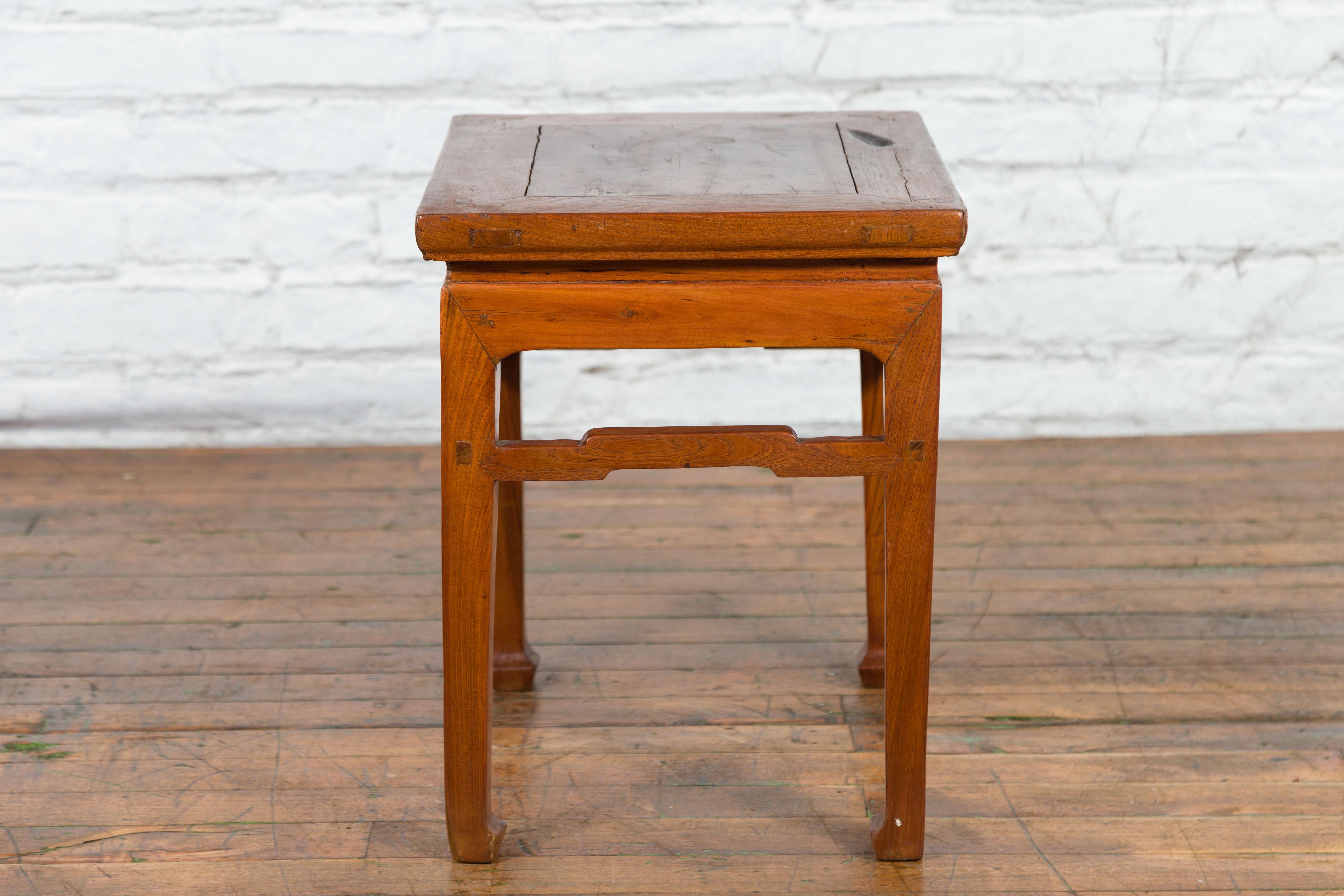 Chinese Qing Dynasty 19th Century Side Table with Humpback Stretchers For Sale 9