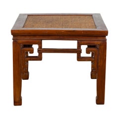 Taburete o mesa de bebidas del siglo XIX de la dinastía Qing con tablero de ratán tejido