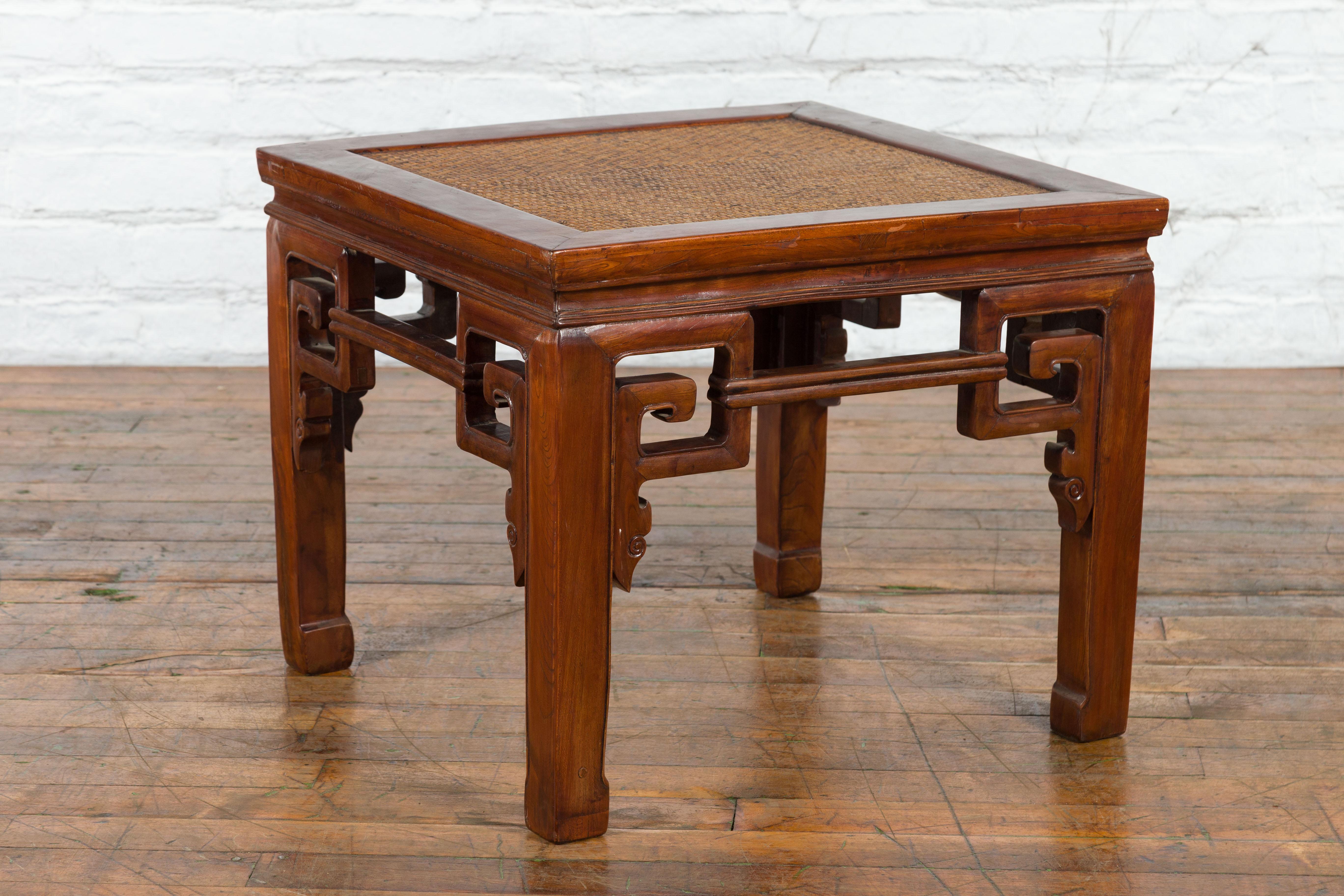 Chinese Qing Dynasty 19th Century Stool or Drinks Table with Woven Rattan Top In Good Condition For Sale In Yonkers, NY