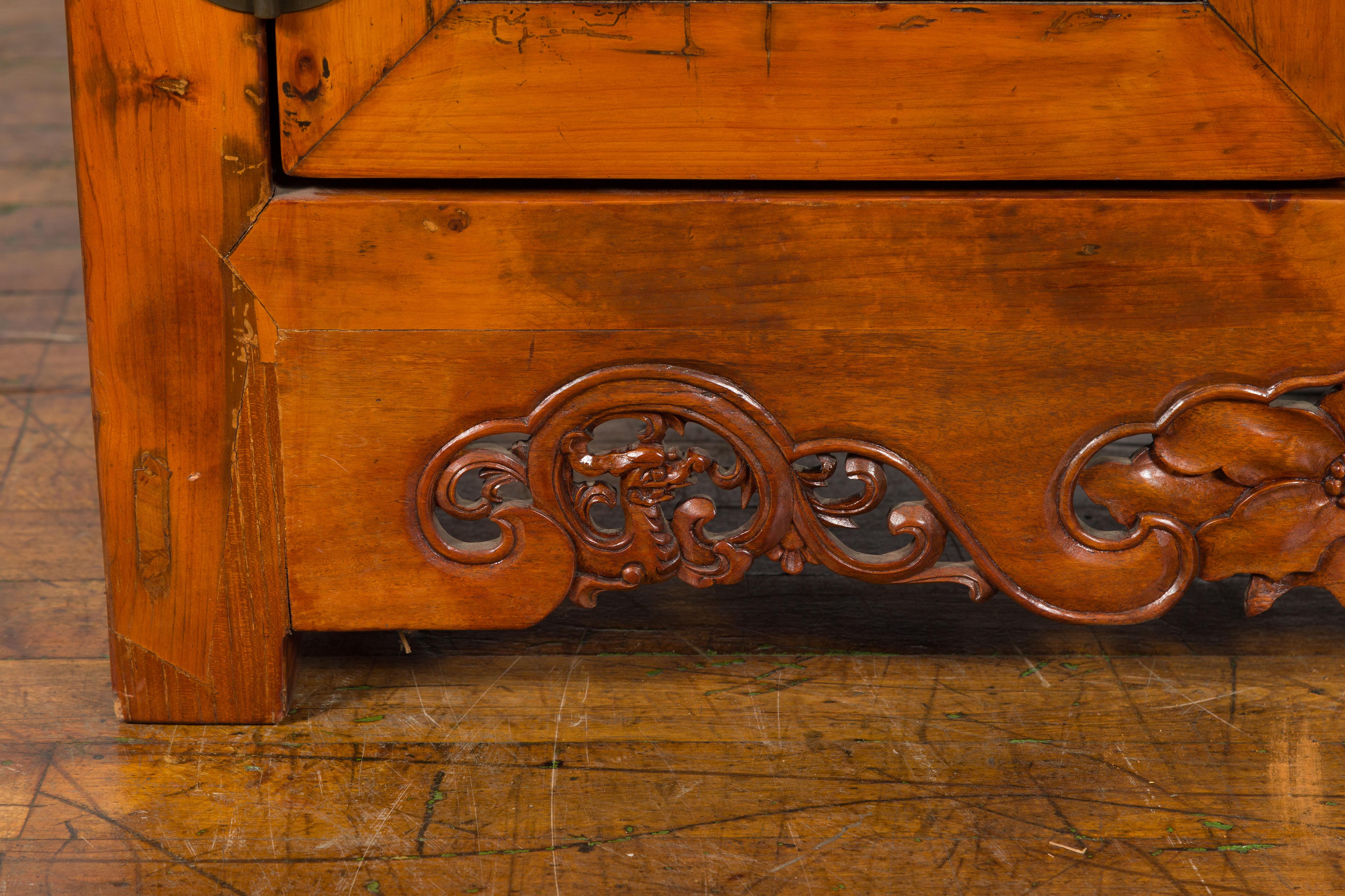 Chinese Qing Dynasty 19th Century Two-Toned Elm Cabinet with Burl Wood Accents For Sale 9