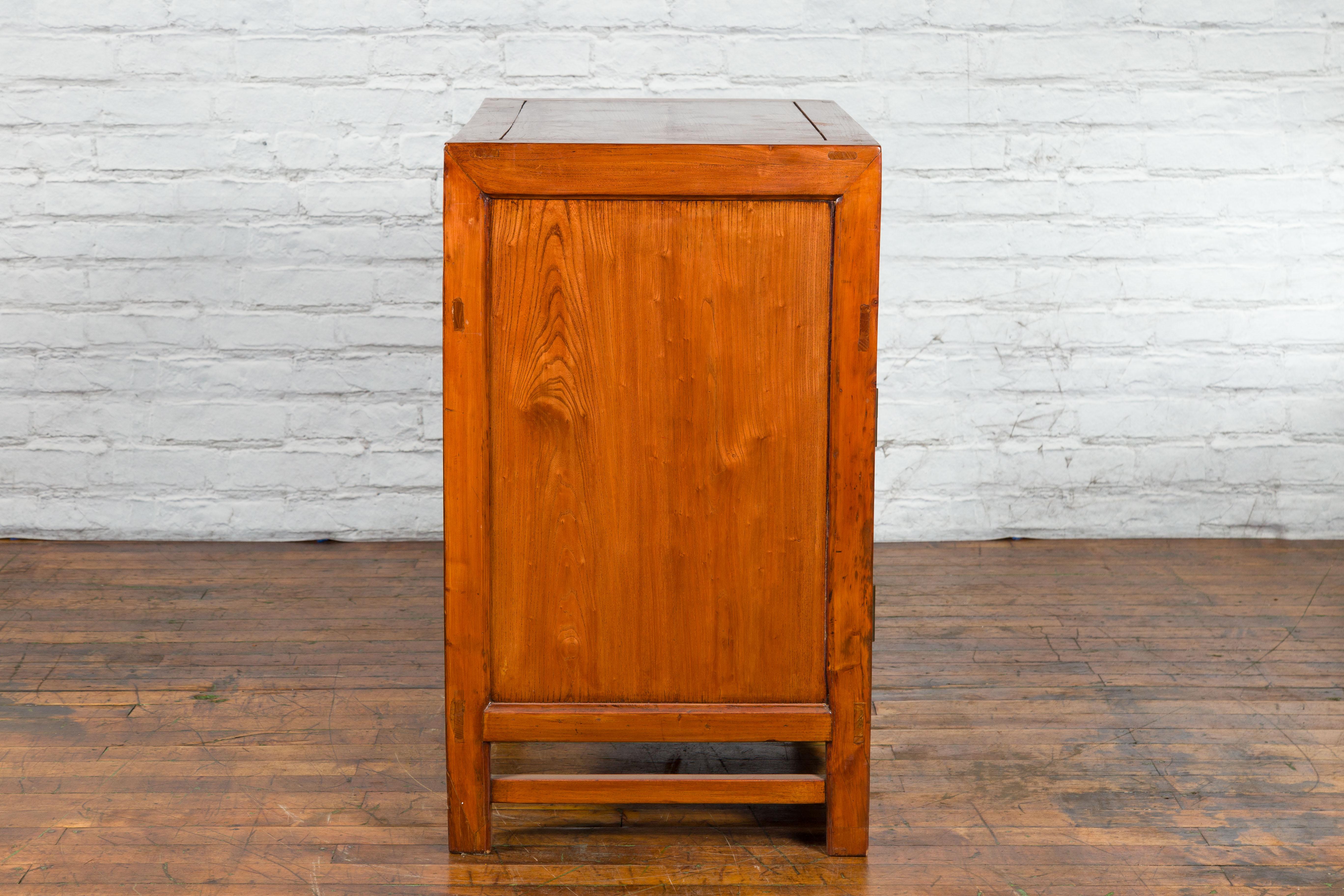 Chinese Qing Dynasty 19th Century Two-Toned Elm Cabinet with Burl Wood Accents For Sale 11