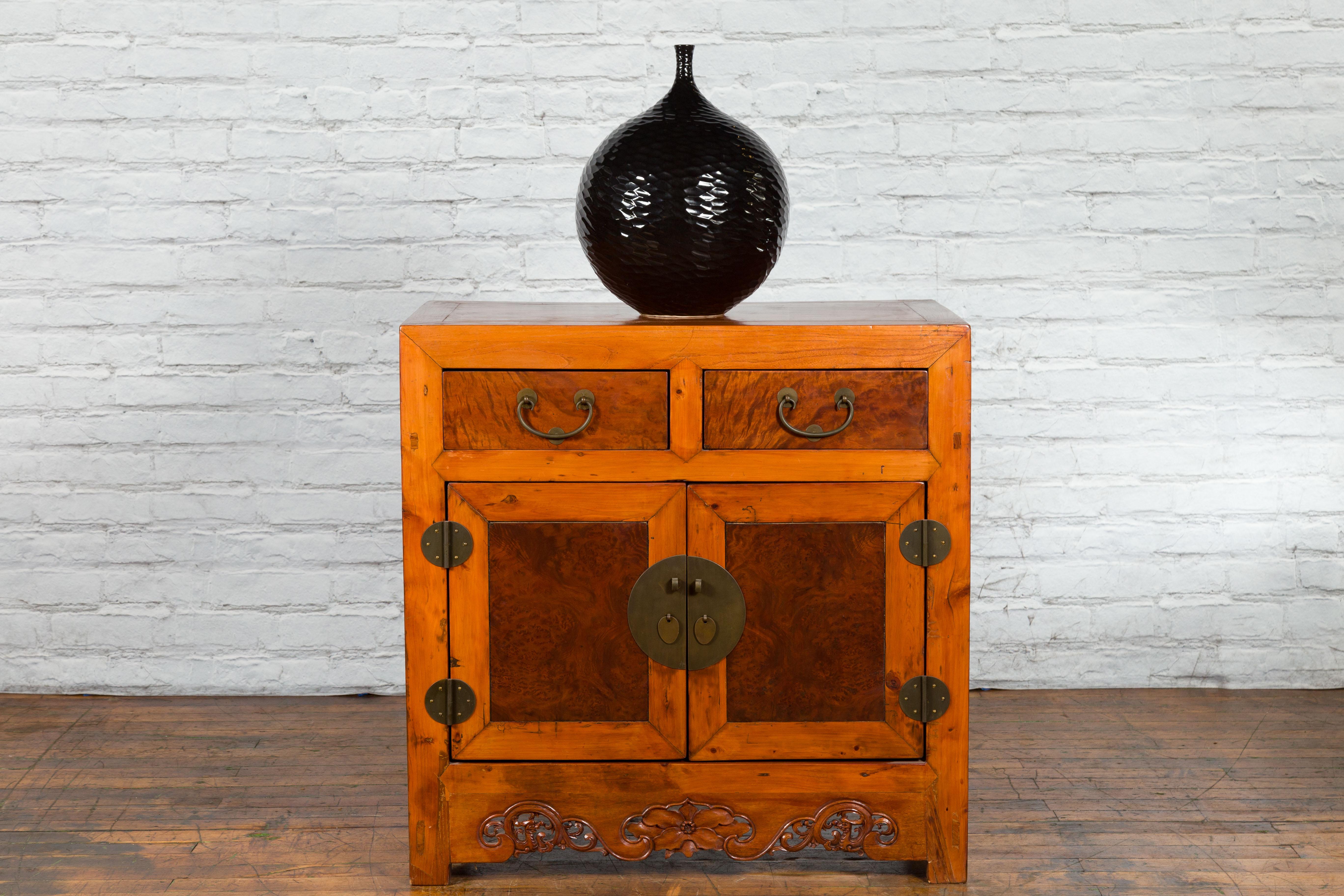 Chinese Qing Dynasty 19th Century Two-Toned Elm Cabinet with Burl Wood Accents In Good Condition For Sale In Yonkers, NY