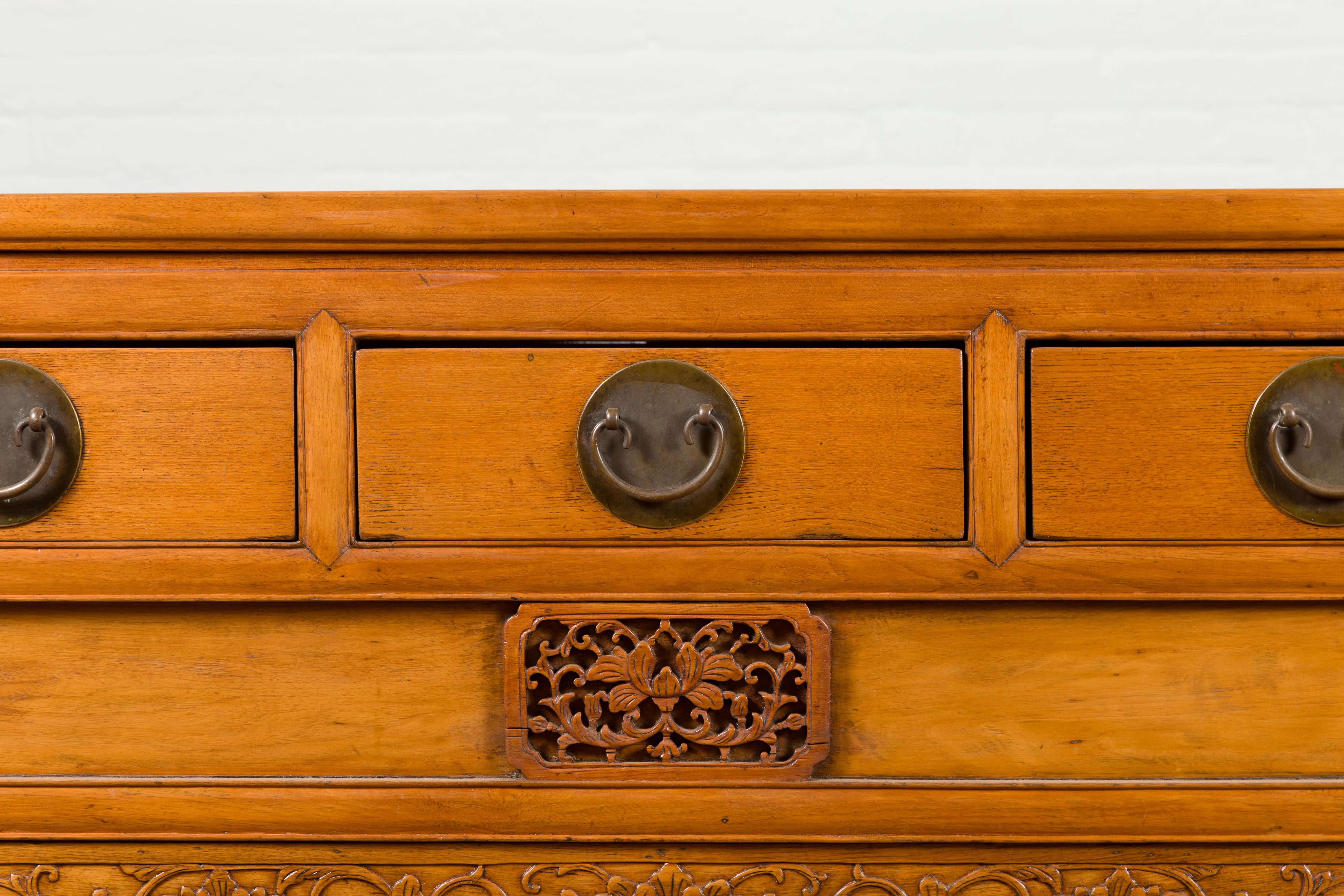 Chinese Qing Dynasty 19th Century Waisted Sideboard with Carved Floral Motifs For Sale 3