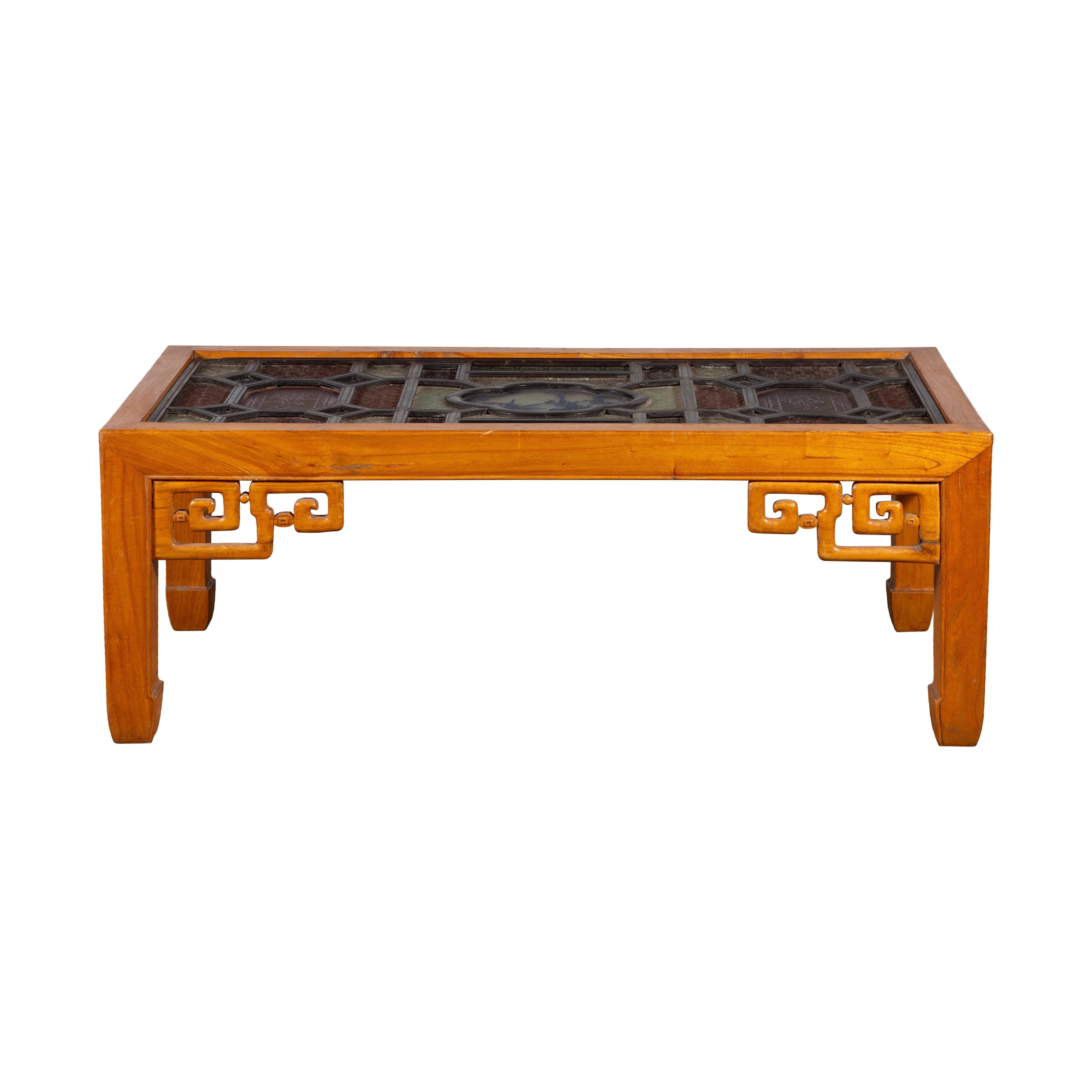 Chinese Qing Dynasty 19th Century Wooden Coffee Table with Stained Glass Top For Sale 12