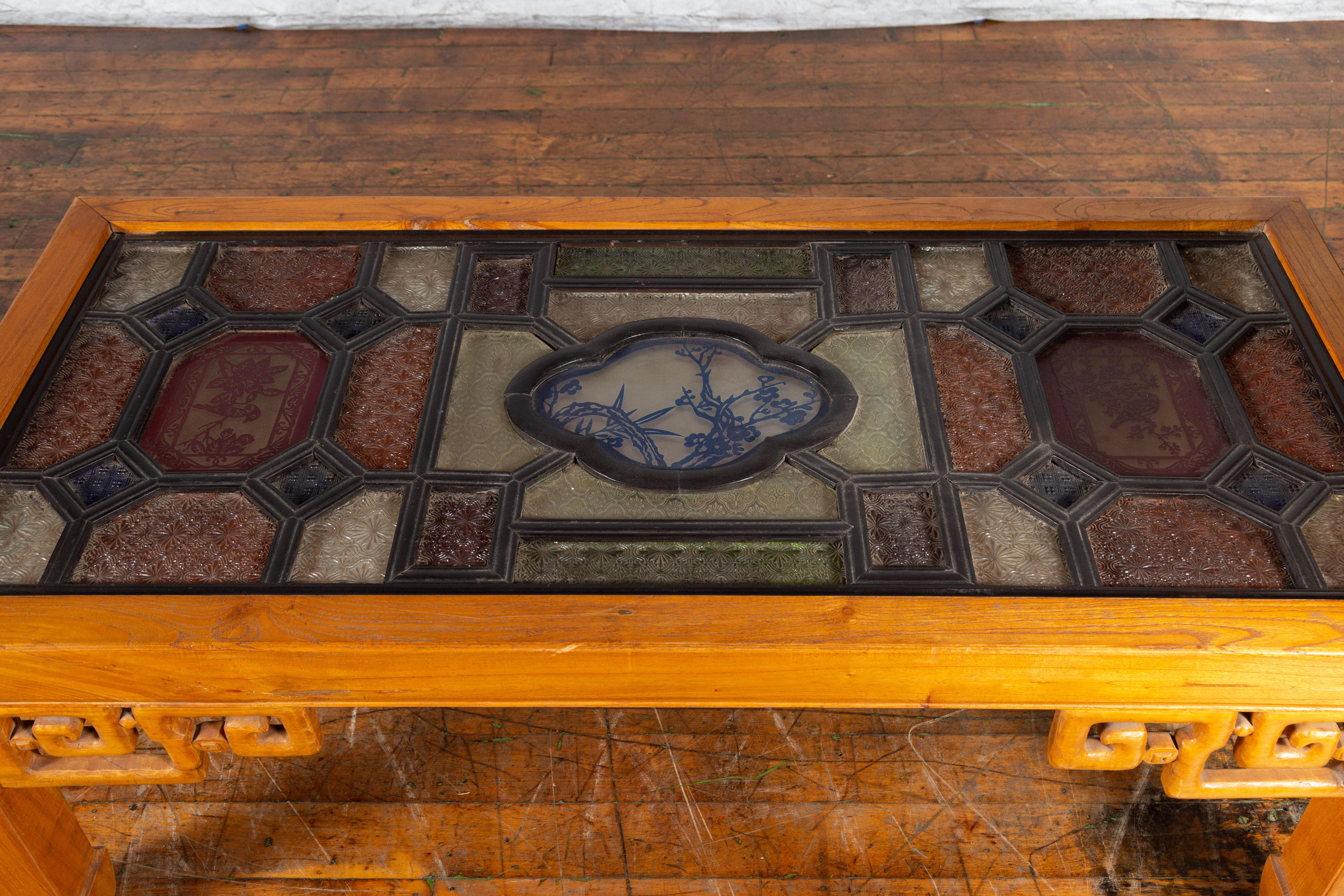 Chinese Qing Dynasty 19th Century Wooden Coffee Table with Stained Glass Top For Sale 3