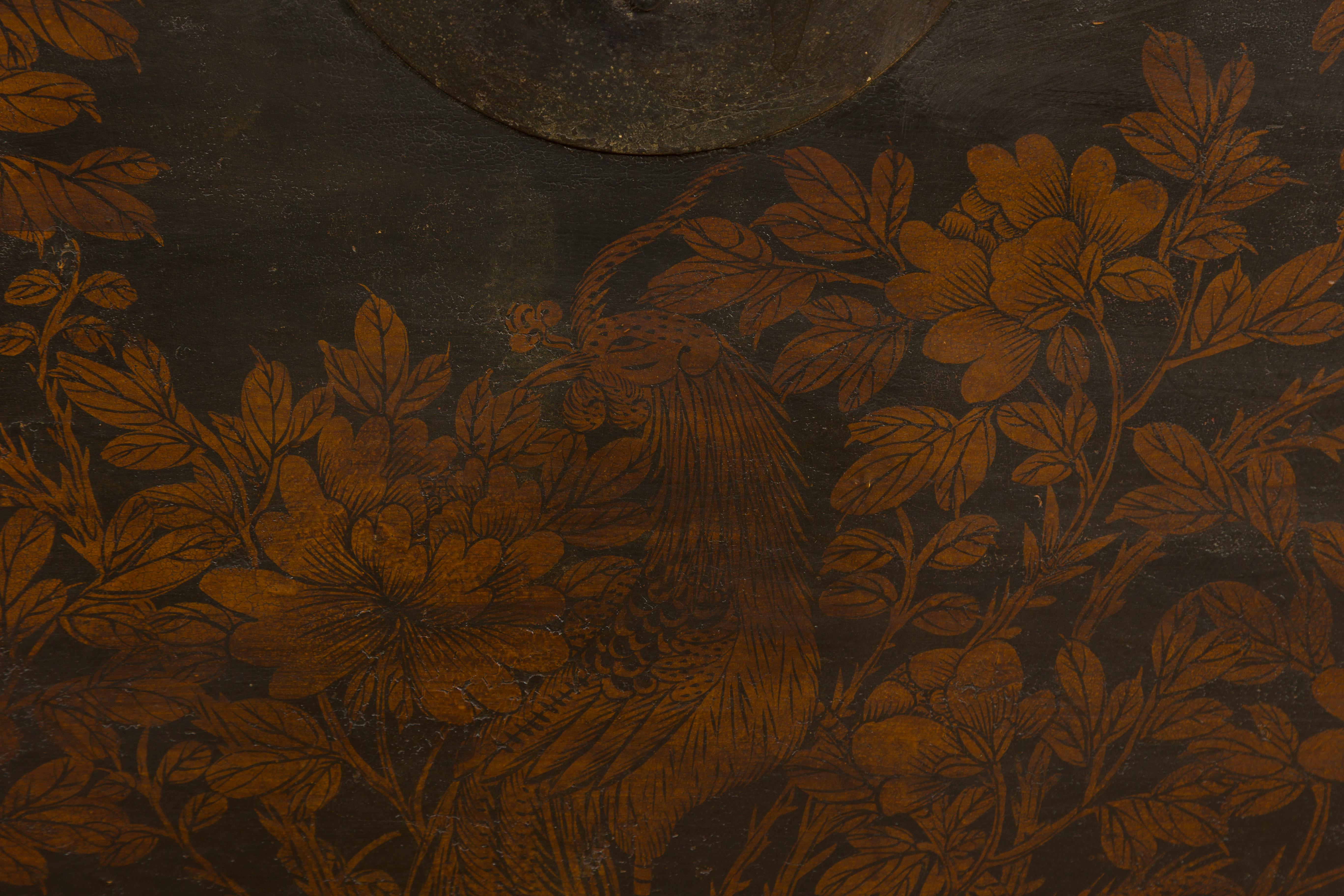 Coffre à couvertures de la dynastie chinoise Qing avec oiseaux et feuillages peints à la main 3