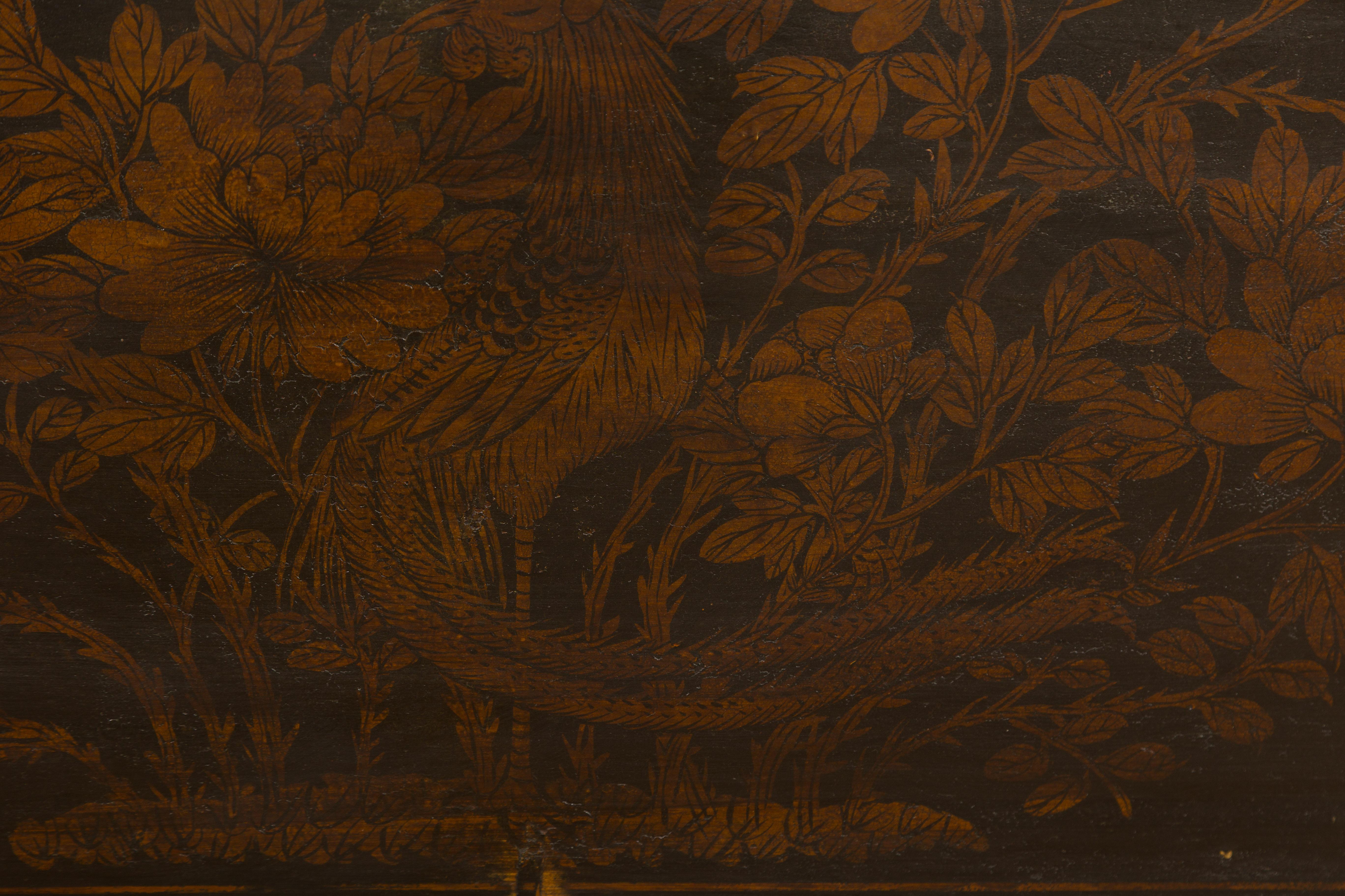 Coffre à couvertures de la dynastie chinoise Qing avec oiseaux et feuillages peints à la main 4