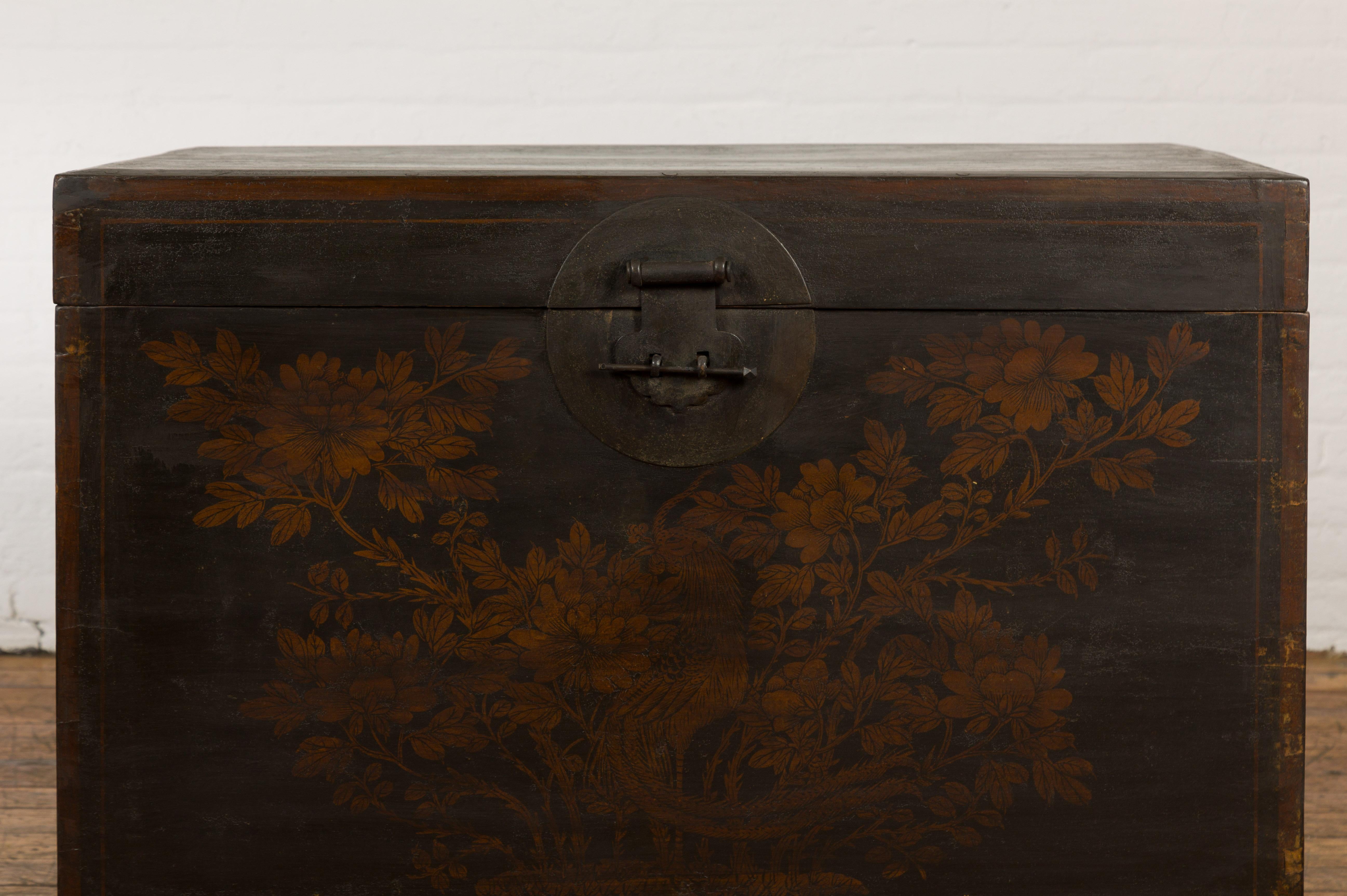 19th Century Chinese Qing Dynasty Blanket Chest with Hand-Painted Bird and Foliage Design For Sale