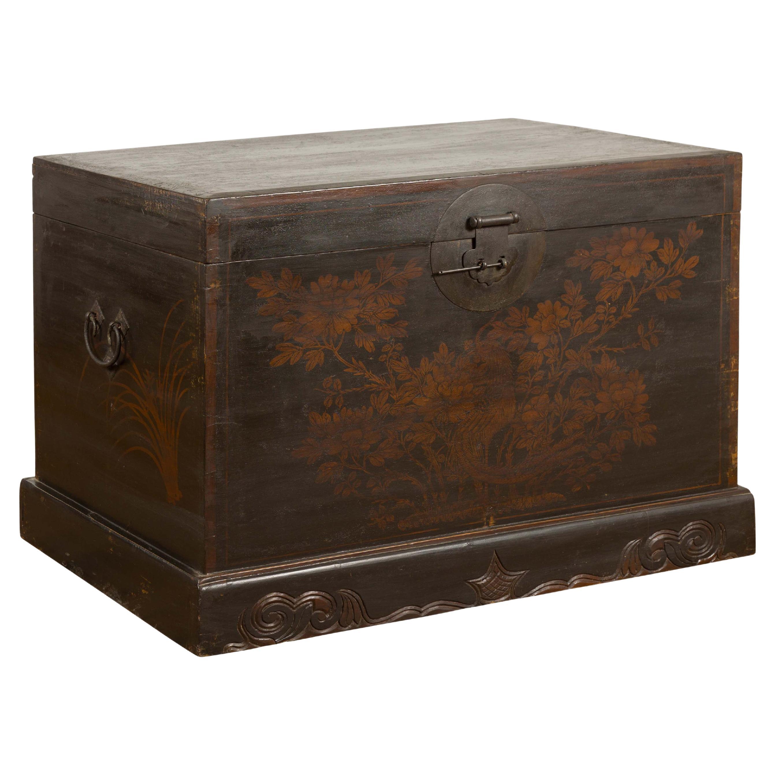 Chinese Qing Dynasty Blanket Chest with Hand-Painted Bird and Foliage Design For Sale