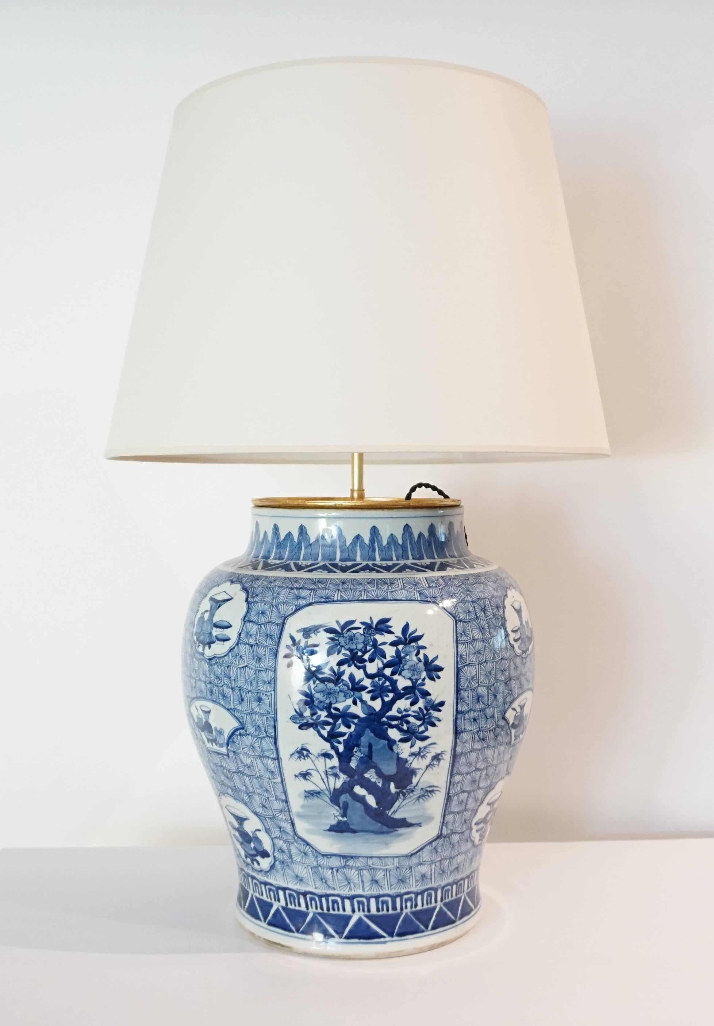 Hand-Painted Chinese Qing Dynasty Blue and White Jar Vase Table Lamp
