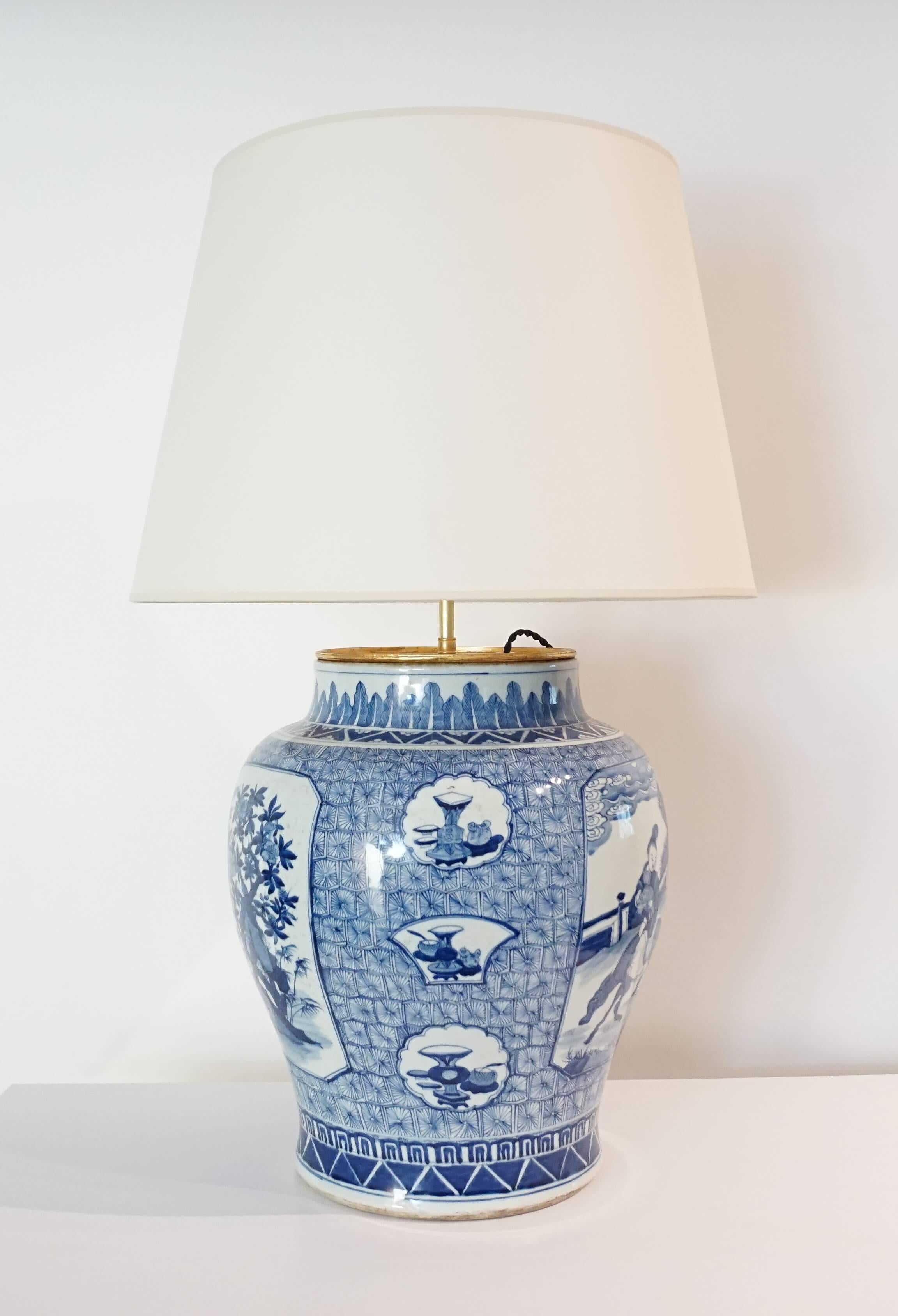 Chinese Qing Dynasty Blue and White Jar Vase Table Lamp In Distressed Condition In Kinderhook, NY