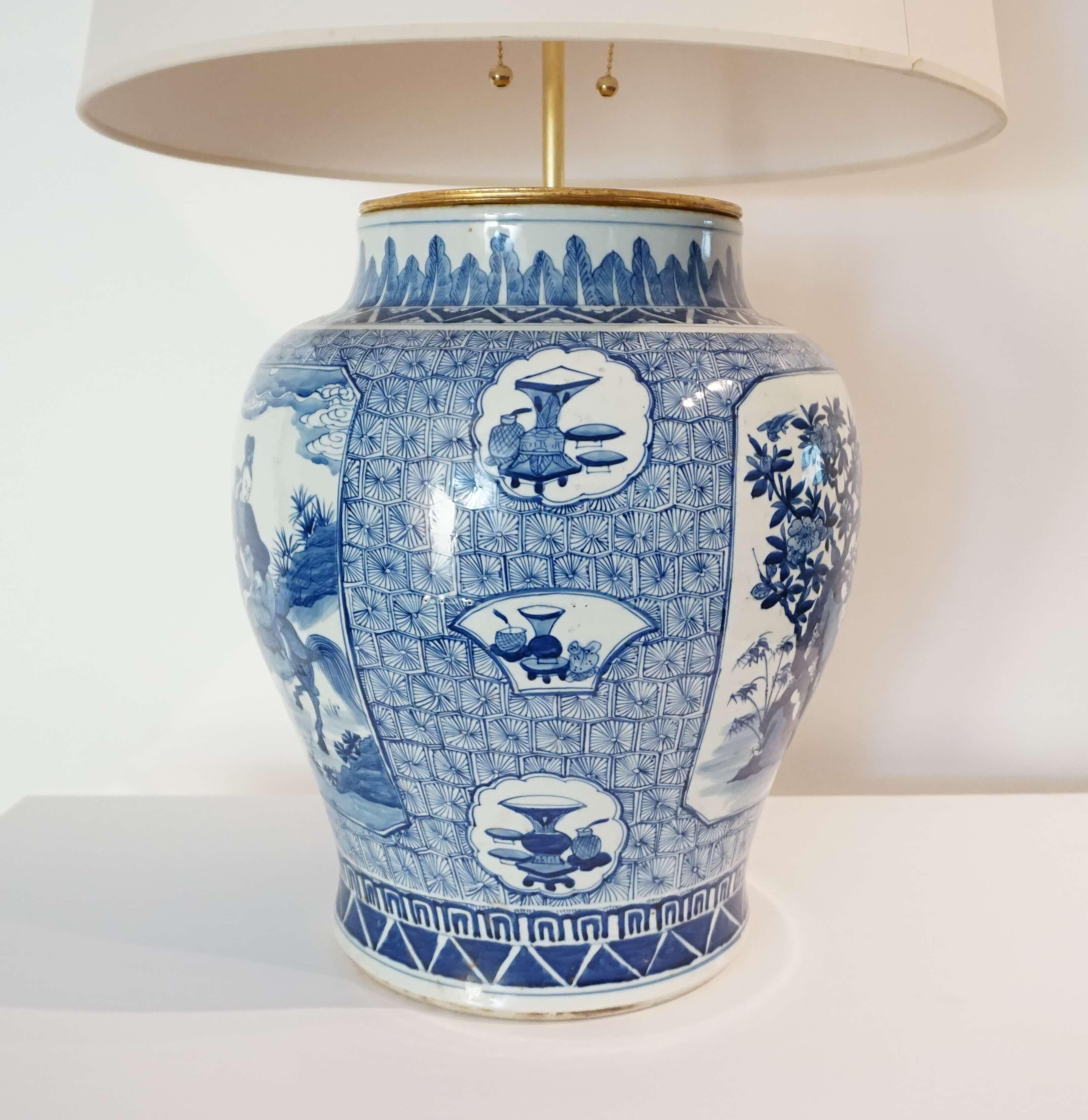 Chinese Qing Dynasty Blue and White Jar Vase Table Lamp 1