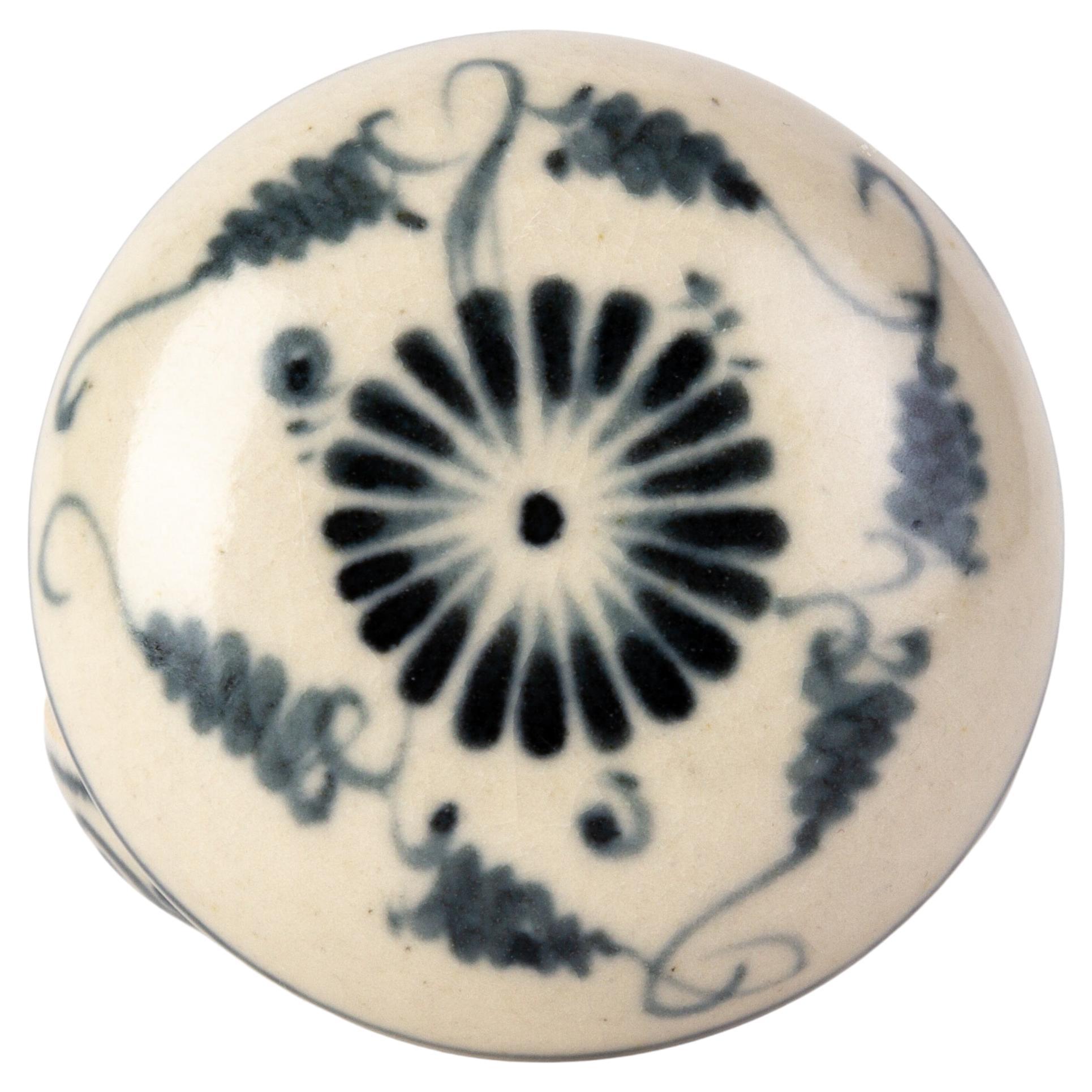 Boîte à couvercle floral en porcelaine bleue et blanche de la dynastie chinoise des Whiting, 19e siècle
