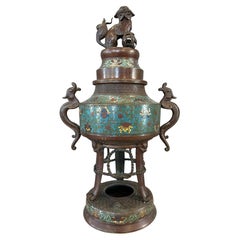 Japanisches Bronzegefäß aus der Taishō-Periode mit Komainu-Figur auf dem Deckel, um 1915