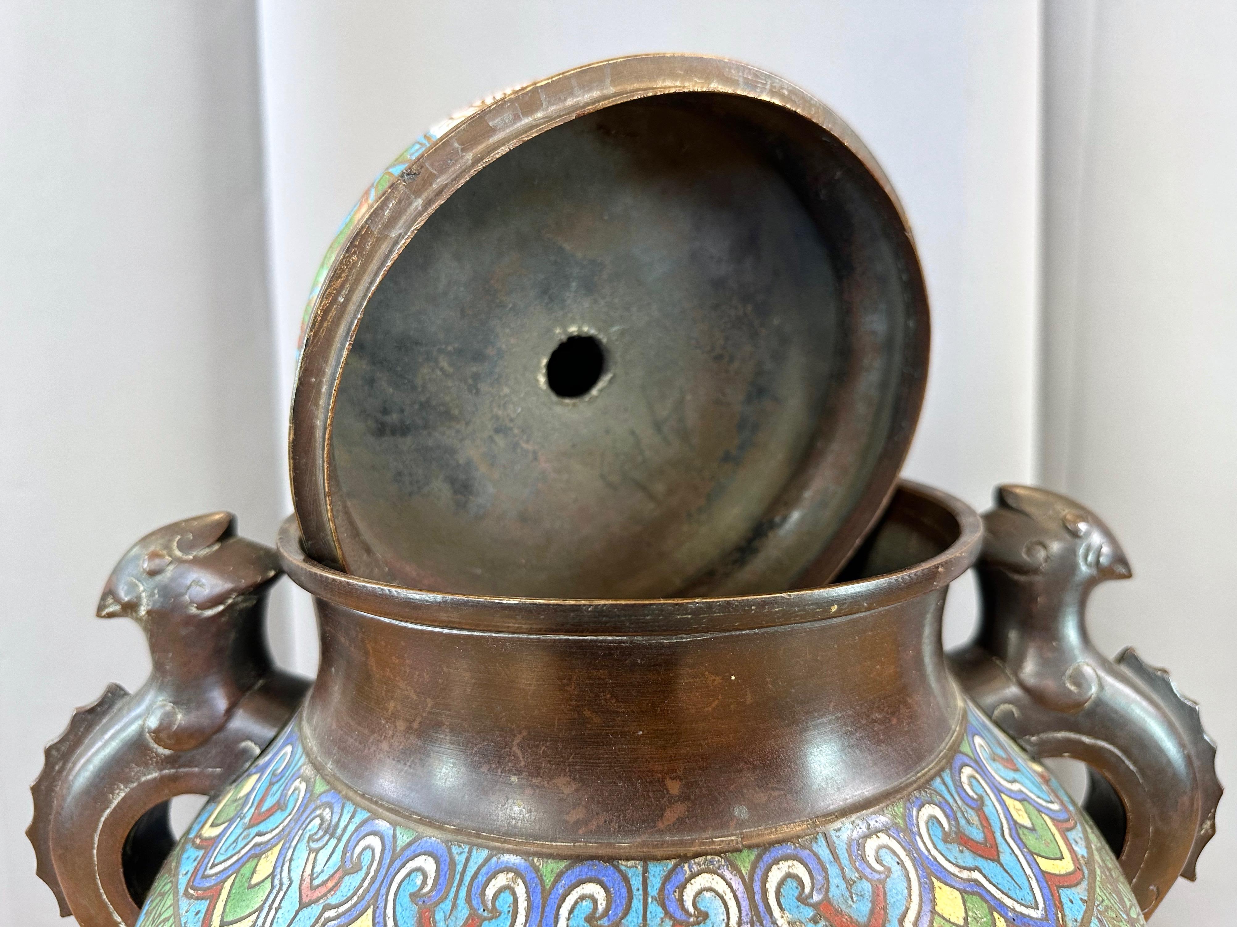 Japanese Taishō Period Bronze Champlevé Urn with Buddha Figure Lid, c. 1915 For Sale 12
