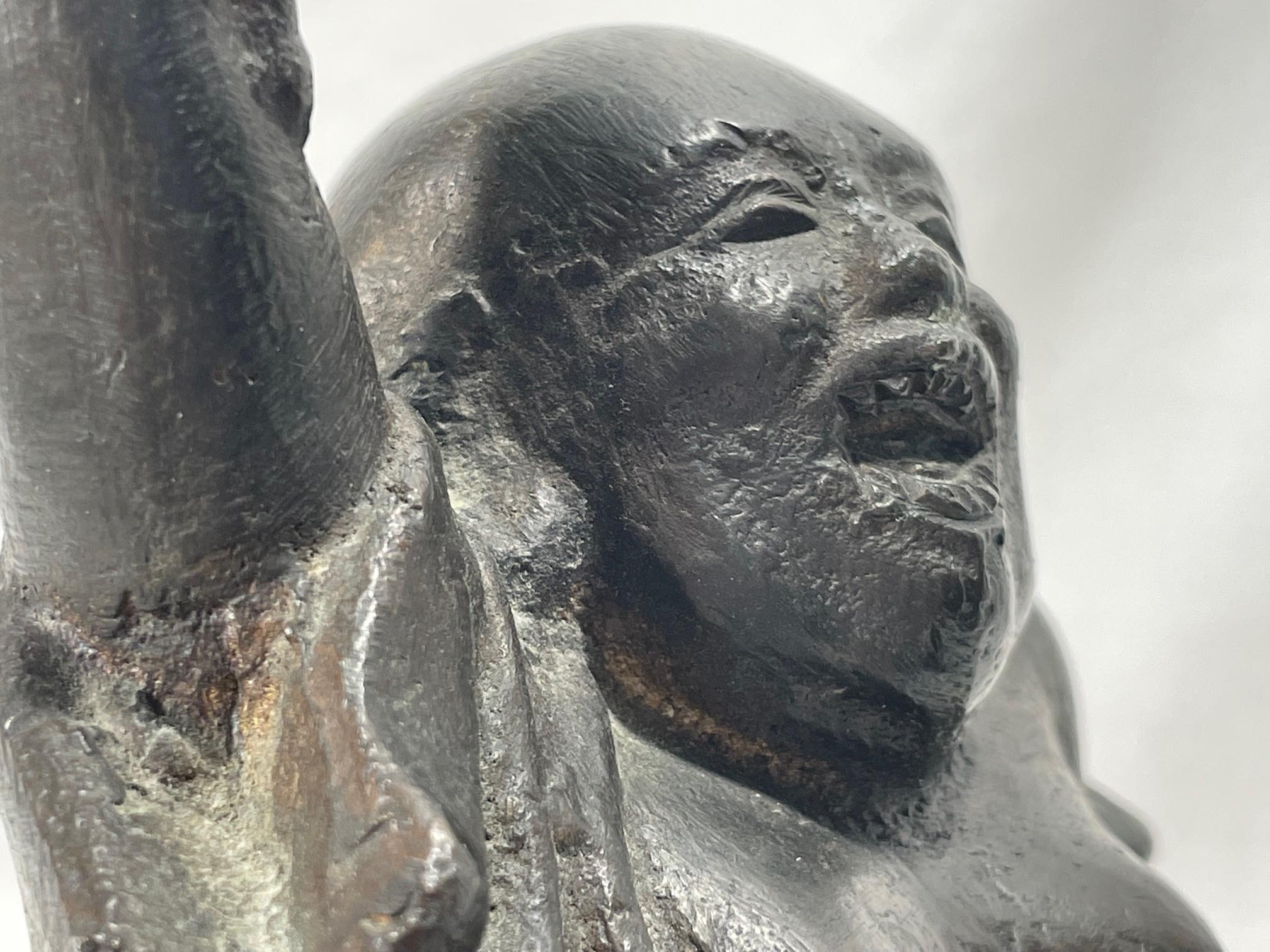 Chinesische Qing Dynasty Bronzestatue des sitzenden glücklichen Maitreya Buddha im Angebot 5