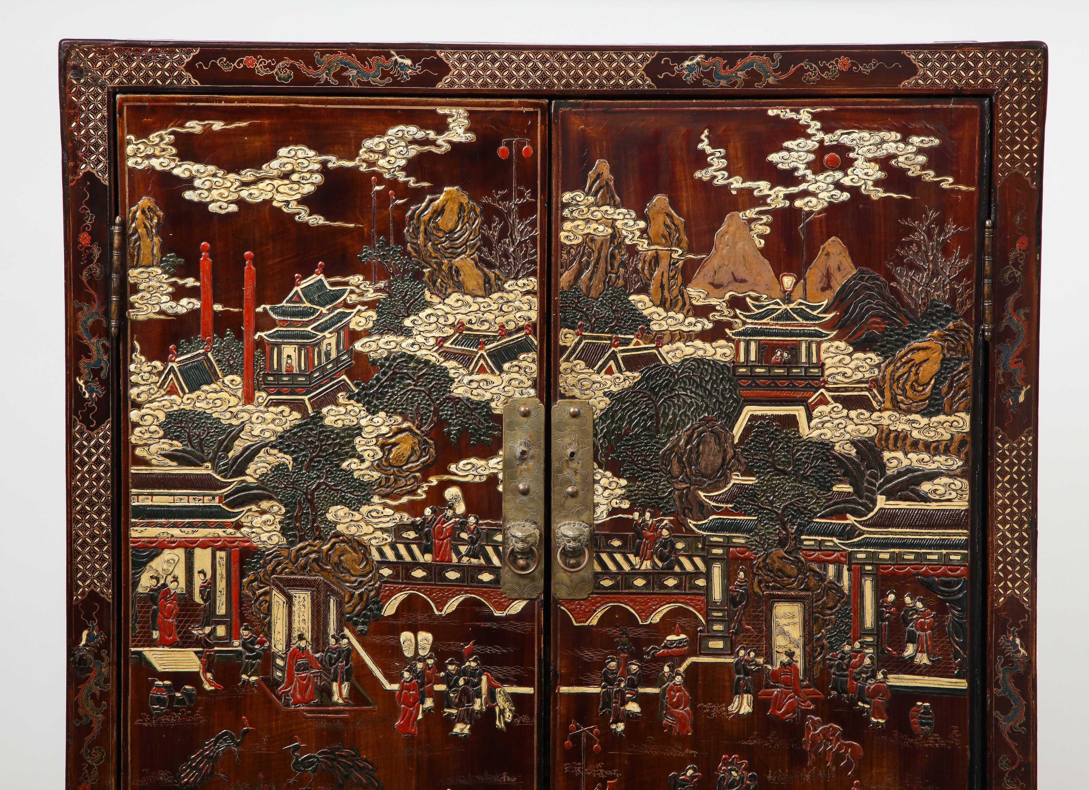 Chinese Qing Dynasty Brown Coromandel Lacquer Cabinet In Good Condition In New York, NY