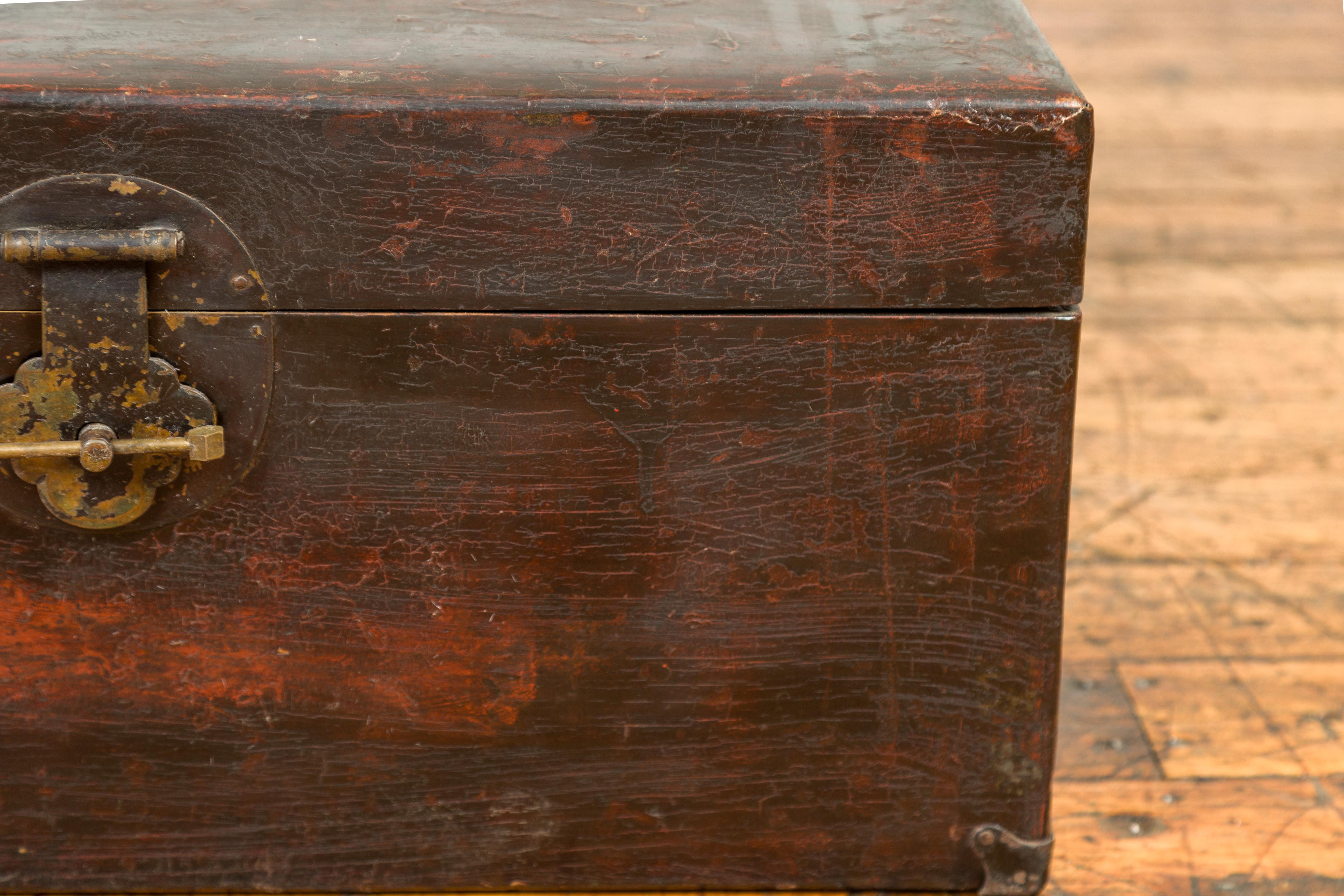 Camphor Blanket Chest with Distressed Patina and Brass Lock, Qing Dynasty Period In Good Condition For Sale In Yonkers, NY