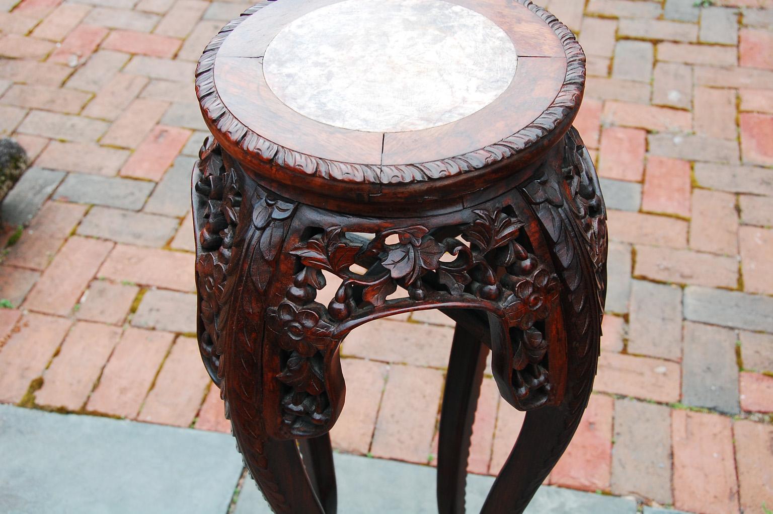 Late 19th Century Chinese Qing Dynasty Carved Pedestal with Rose Marble Inset For Sale