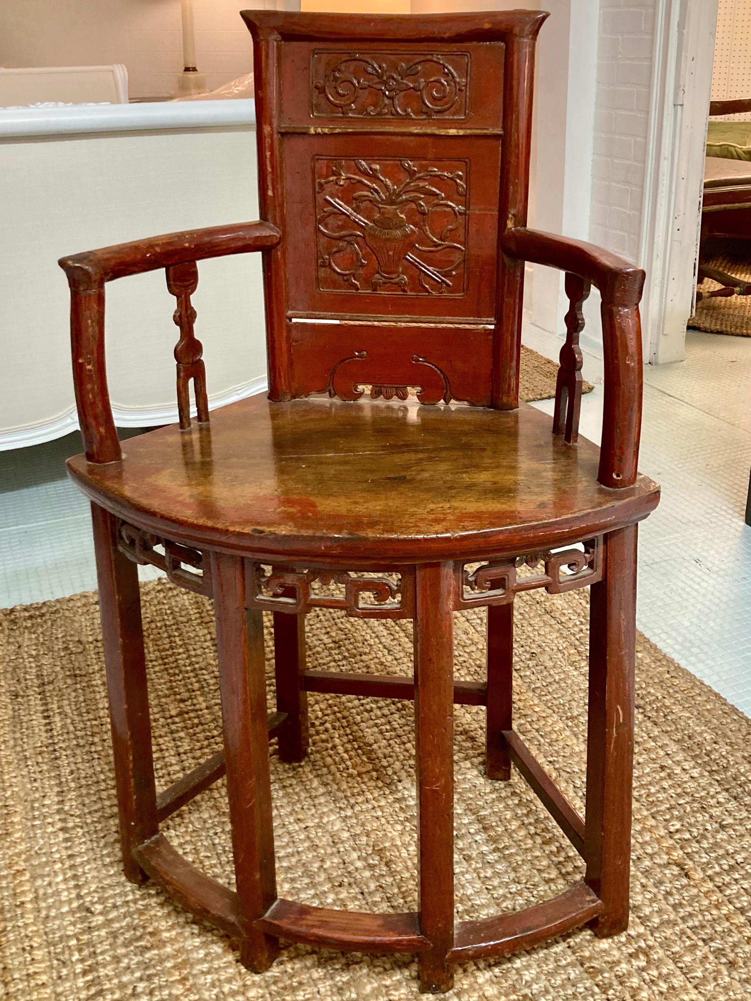 Chinese Qing Dynasty Corner Chair In Good Condition For Sale In Los Angeles, CA