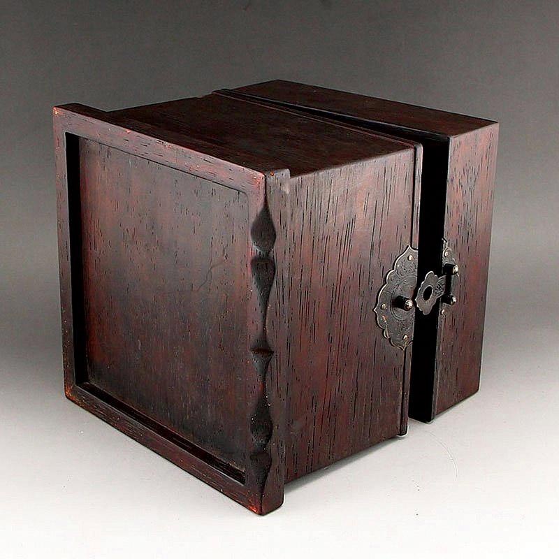 Chinese Qing Dynasty Deep Green Hetian Jade Dragon Seal with Zitan Wood Box For Sale 2