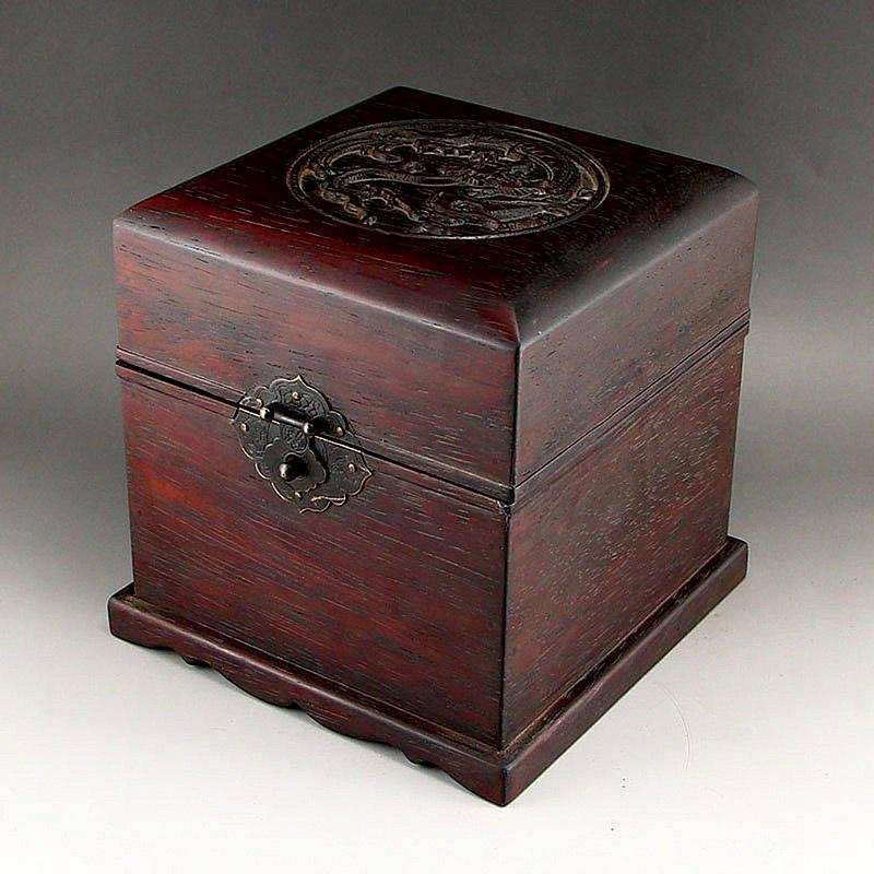 Chinese Qing Dynasty Deep Green Hetian Jade Dragon Seal with Zitan Wood Box In Excellent Condition For Sale In Amsterdam, NL