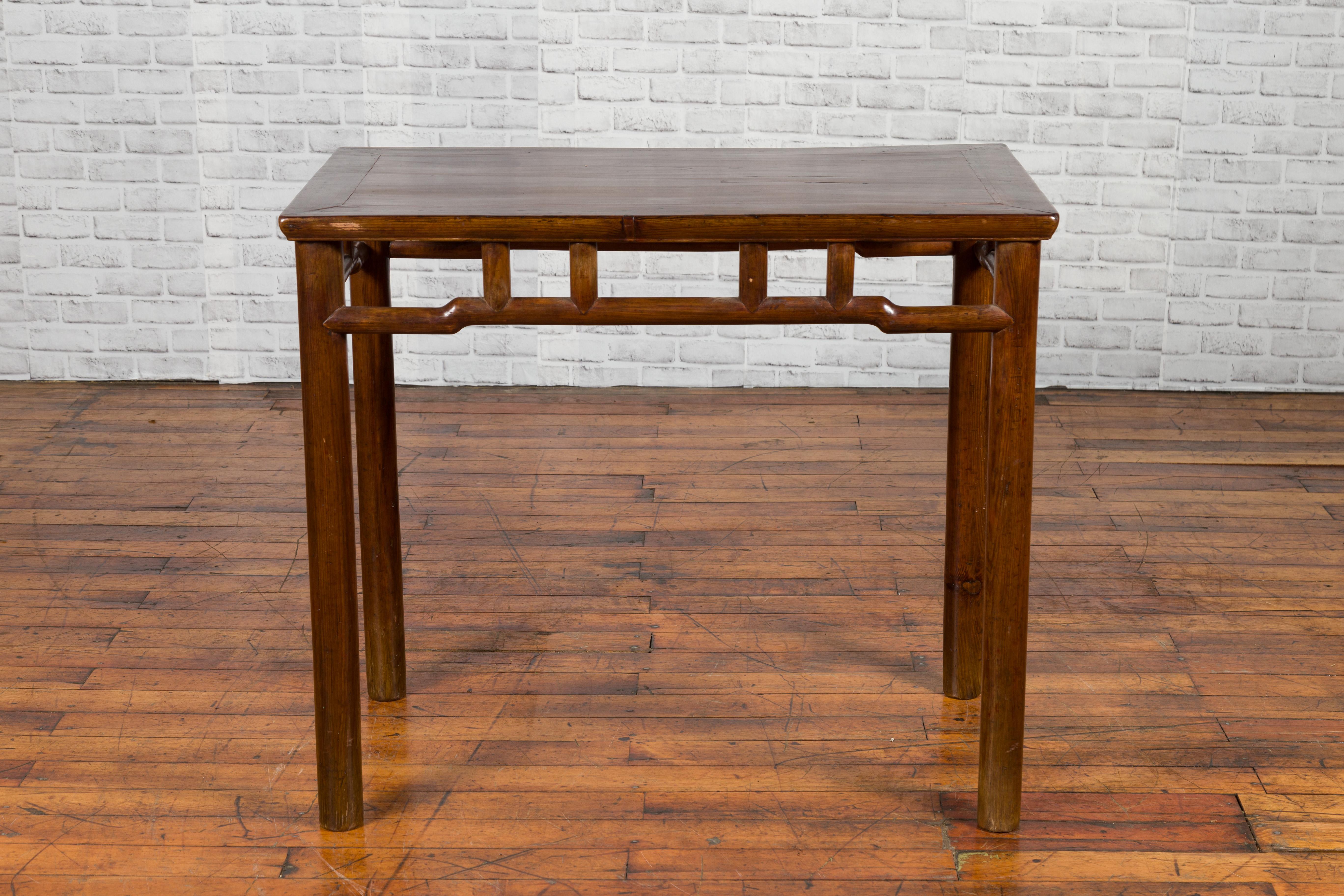 Chinese Qing Dynasty Elm Console Table with Pillar Struts and Humpbacked Apron 2