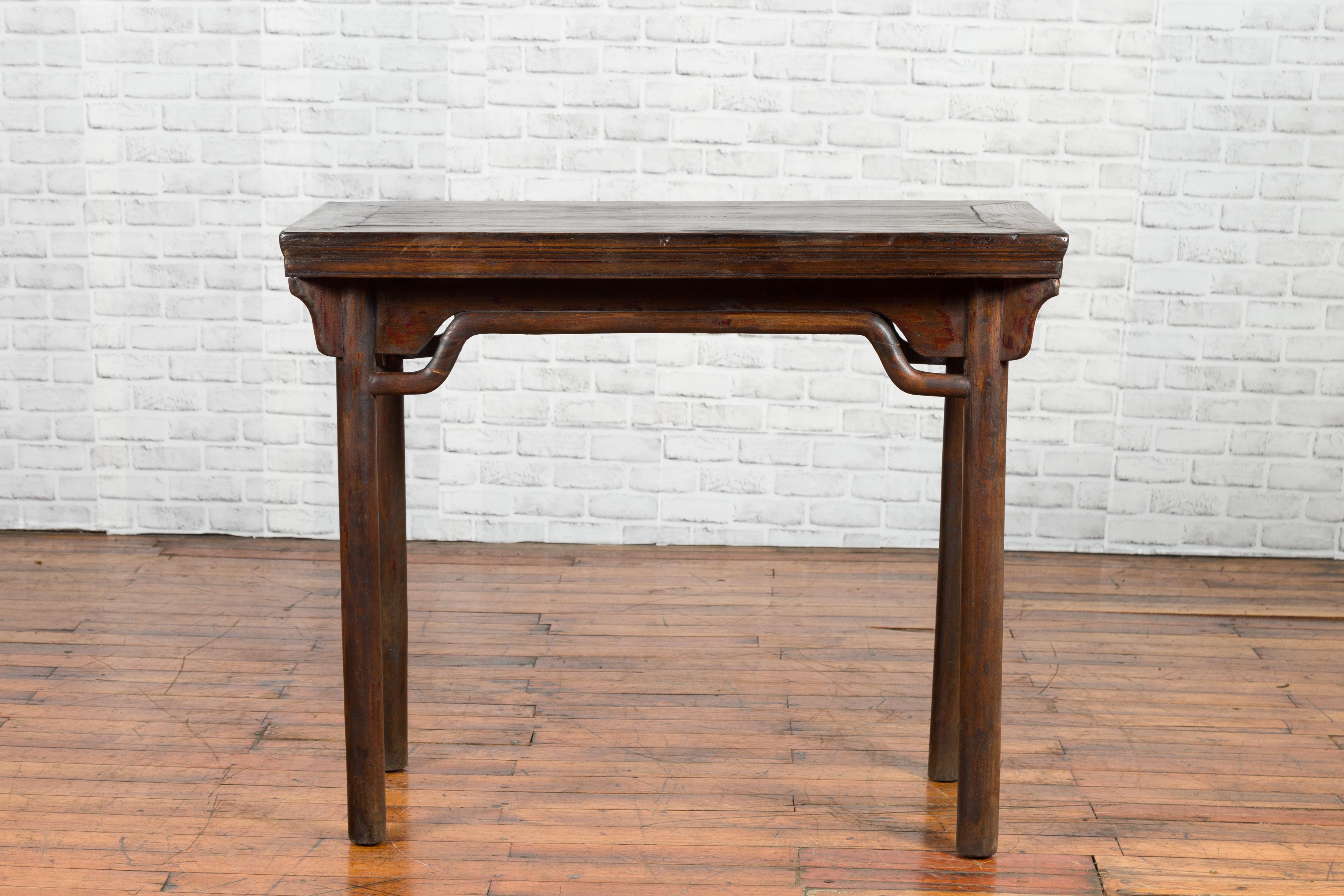 Chinese Qing Dynasty Elm Wine Table with Humpbacked Apron and Carved Spandrels For Sale 9