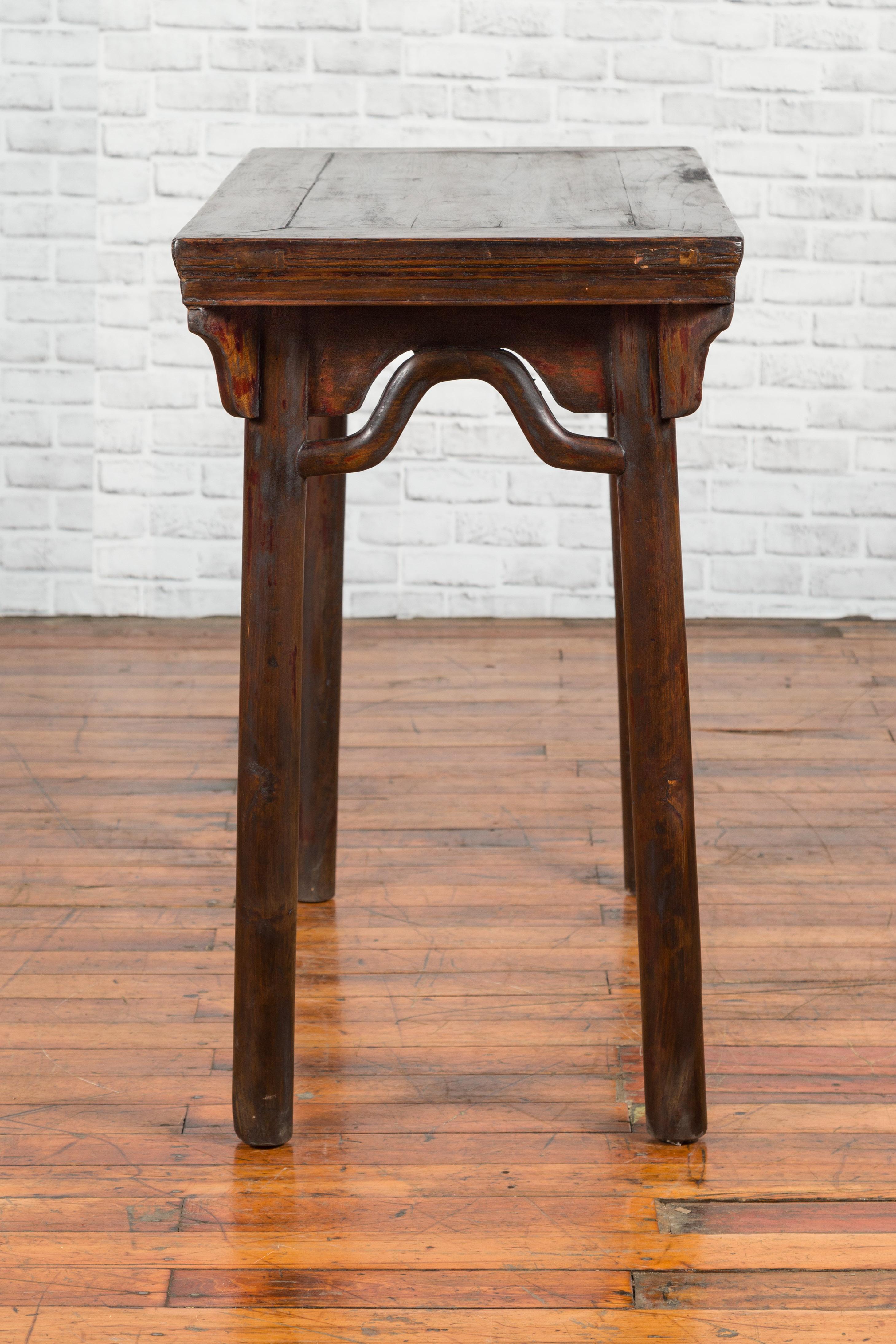 Chinese Qing Dynasty Elm Wine Table with Humpbacked Apron and Carved Spandrels For Sale 10