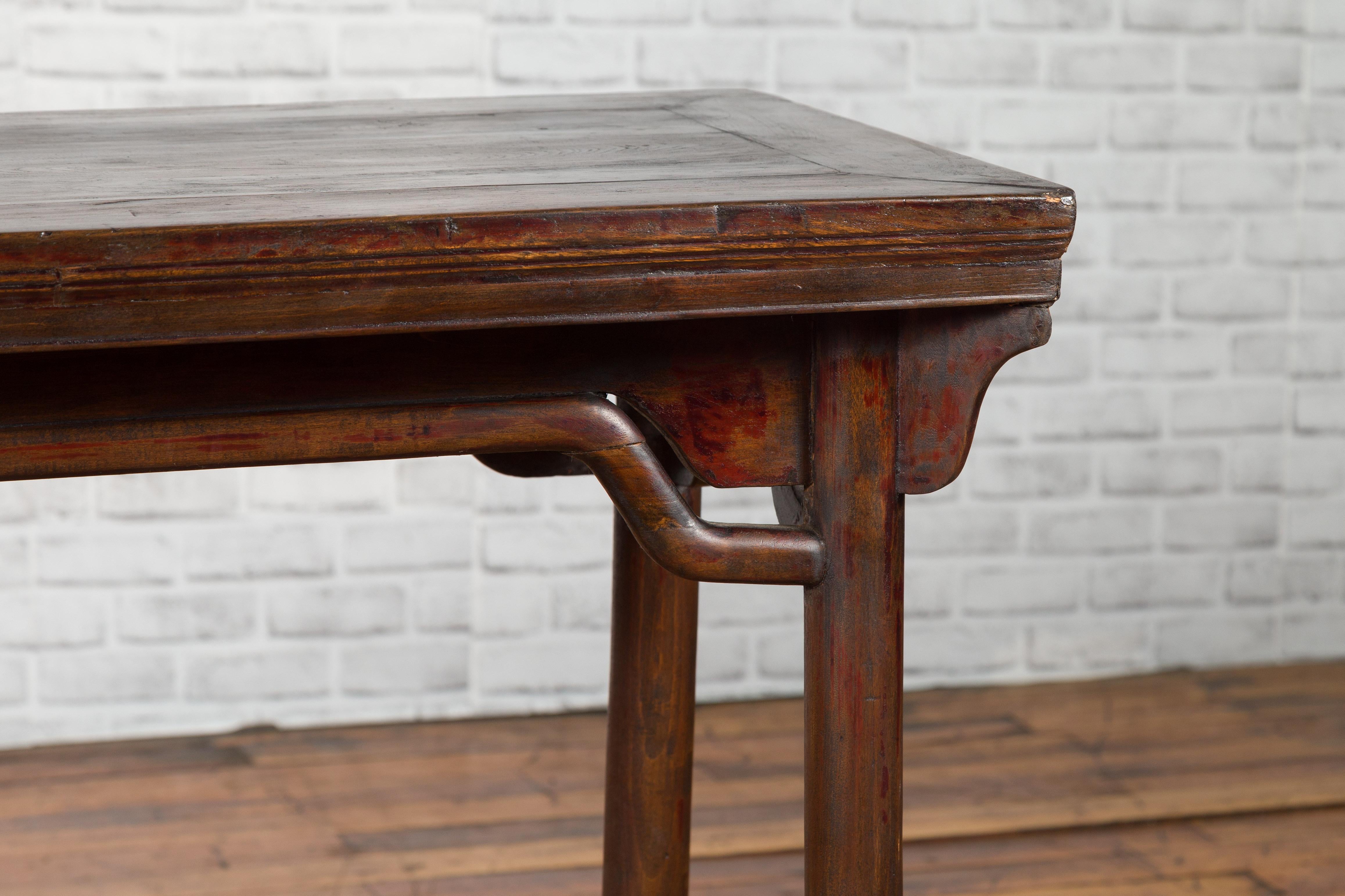 Chinese Qing Dynasty Elm Wine Table with Humpbacked Apron and Carved Spandrels For Sale 5