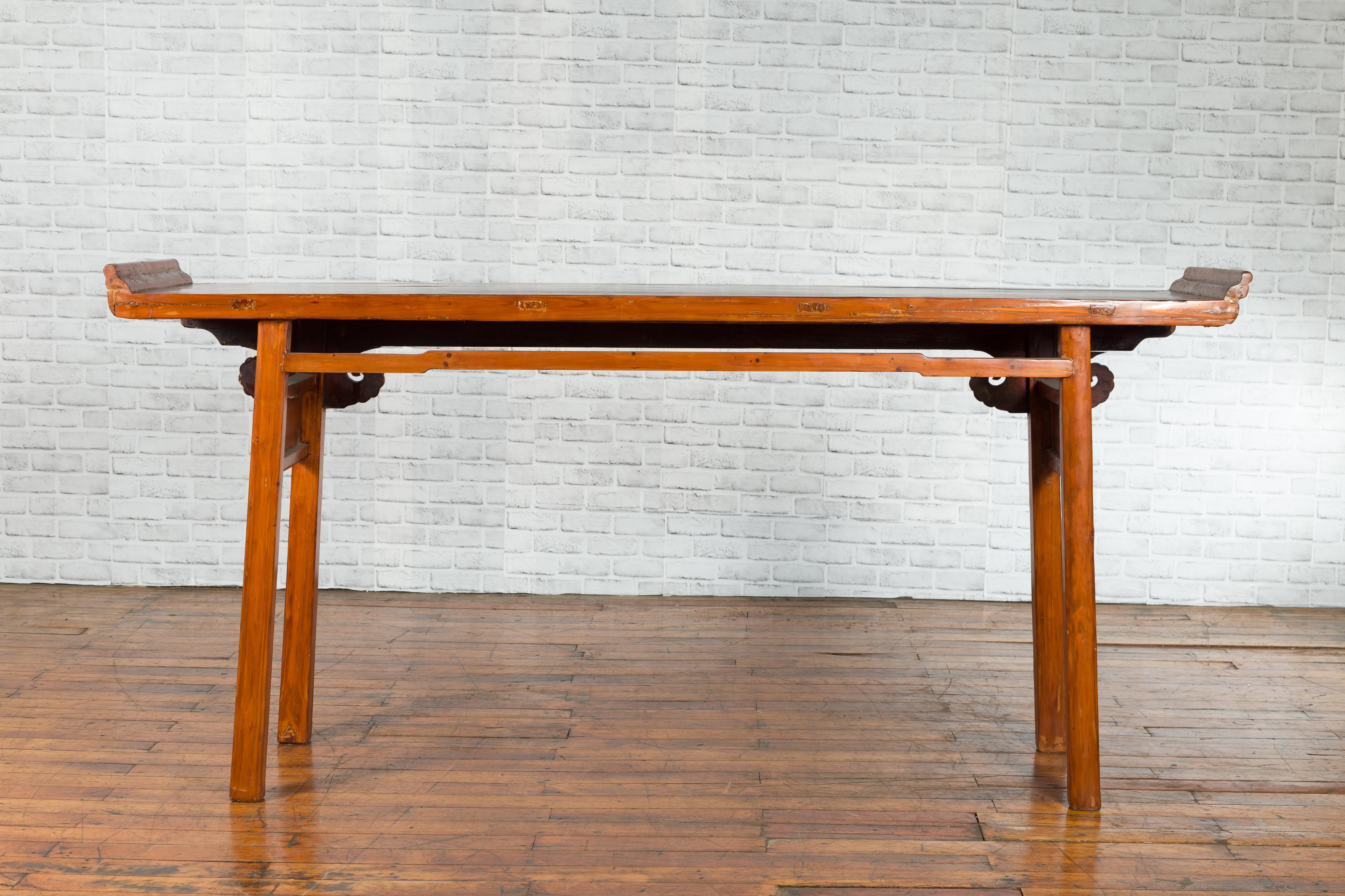 19th Century Qing Dynasty Elmwood Altar Table with Cloud Motifs and Vivid Patina For Sale 7