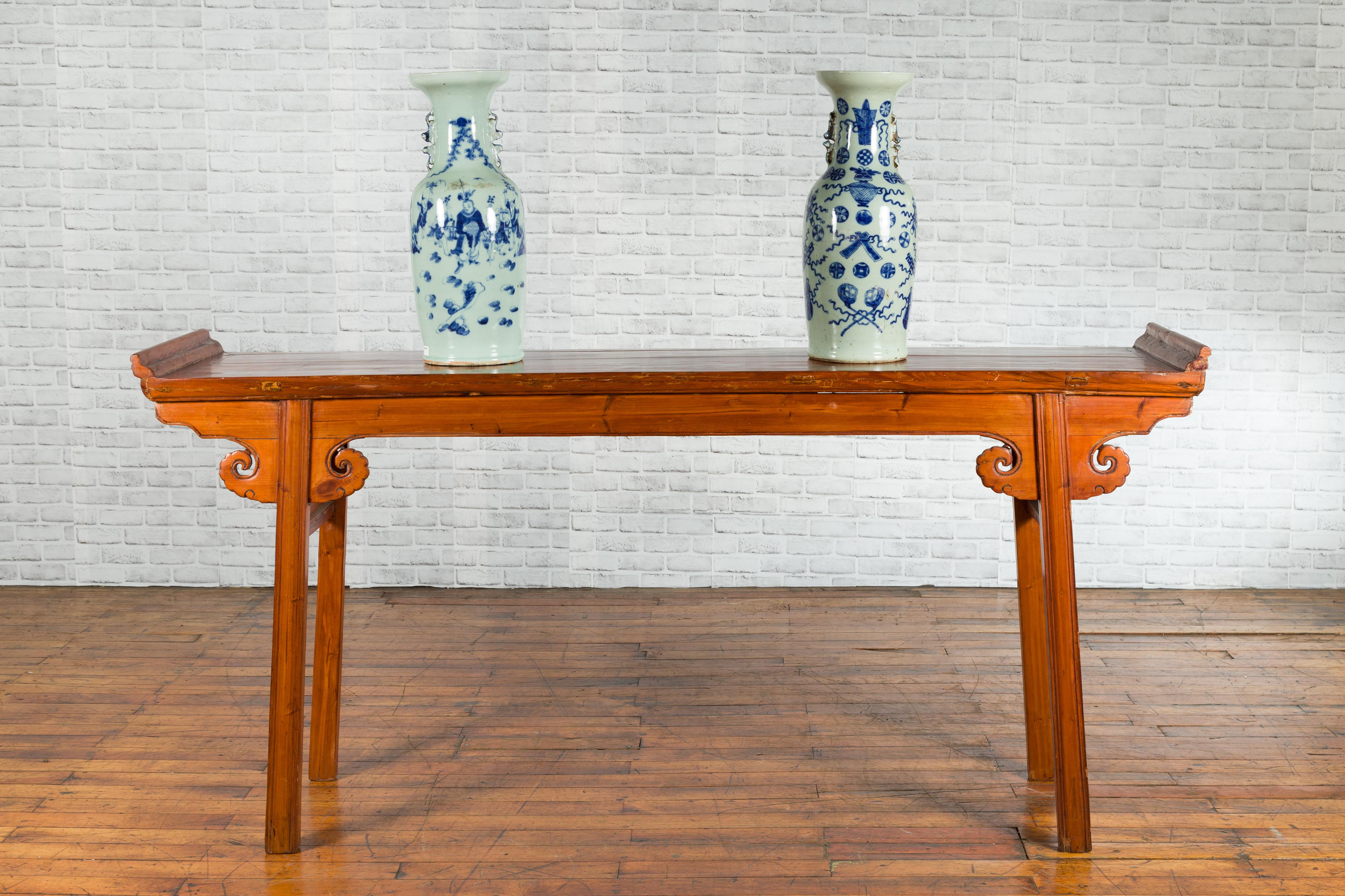 Carved Chinese Qing Dynasty Elmwood Altar Console Table with Cloudy Scroll Motifs For Sale