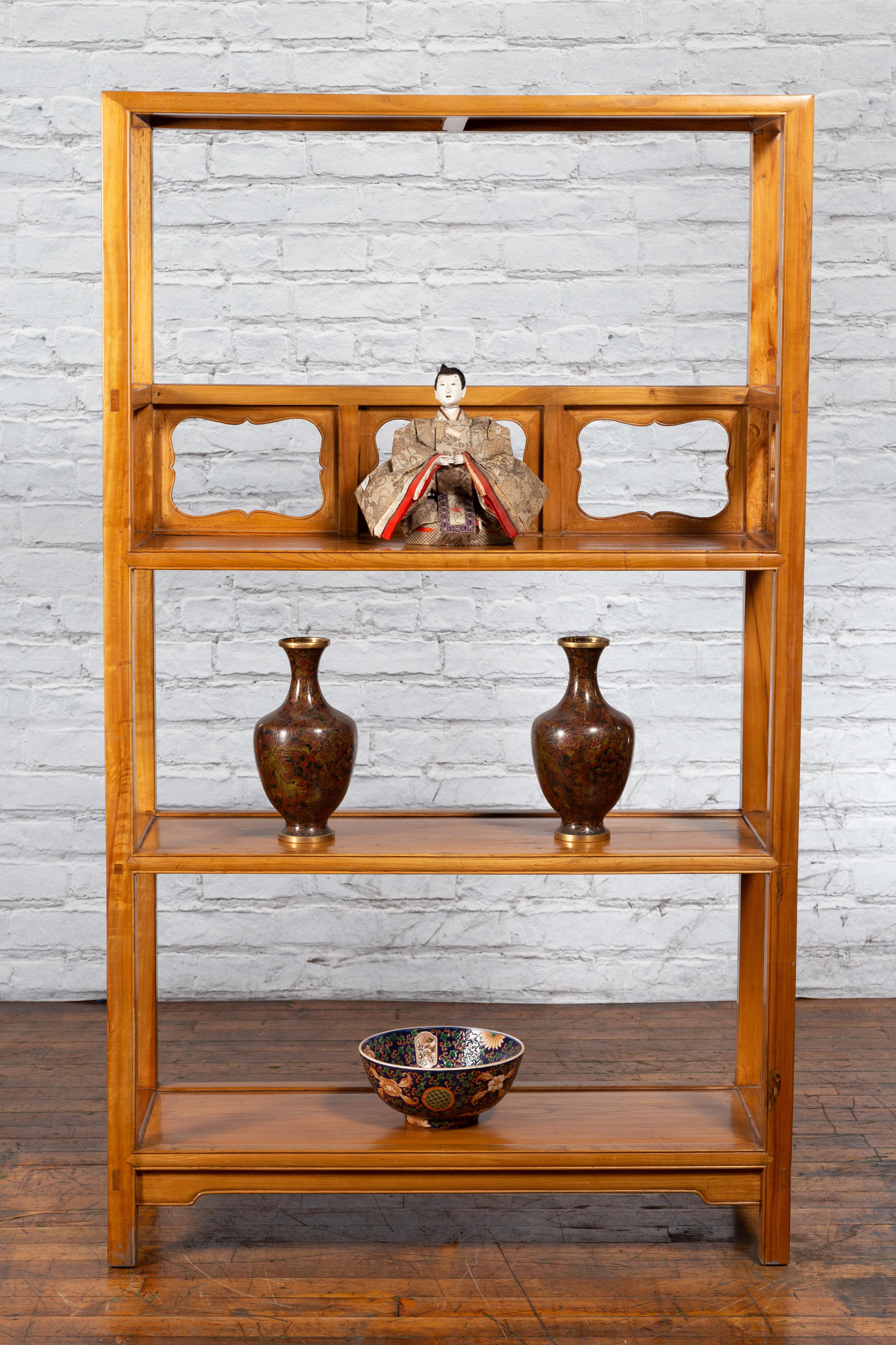 Carved Chinese Qing Dynasty Elmwood Bookcase with Three Shelves and Pierced Cartouches For Sale