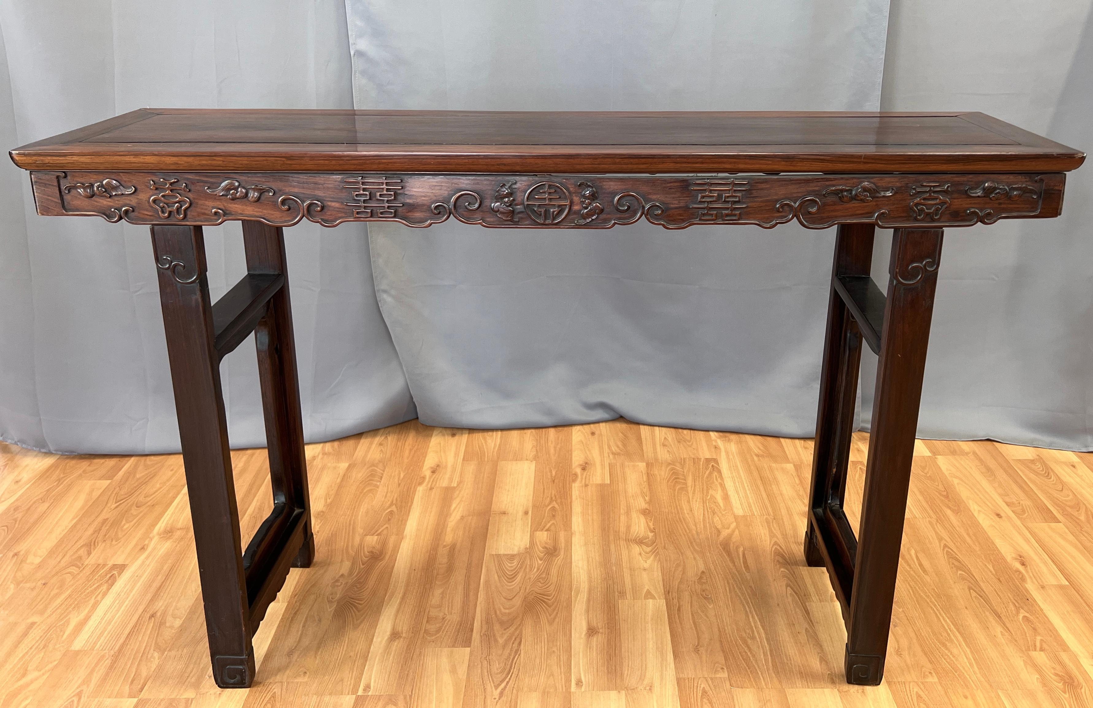 Chinesischer Zitanholz- Alter Tisch aus der Qing-Dynastie, 19. Jahrhundert (Chinesischer Export) im Angebot