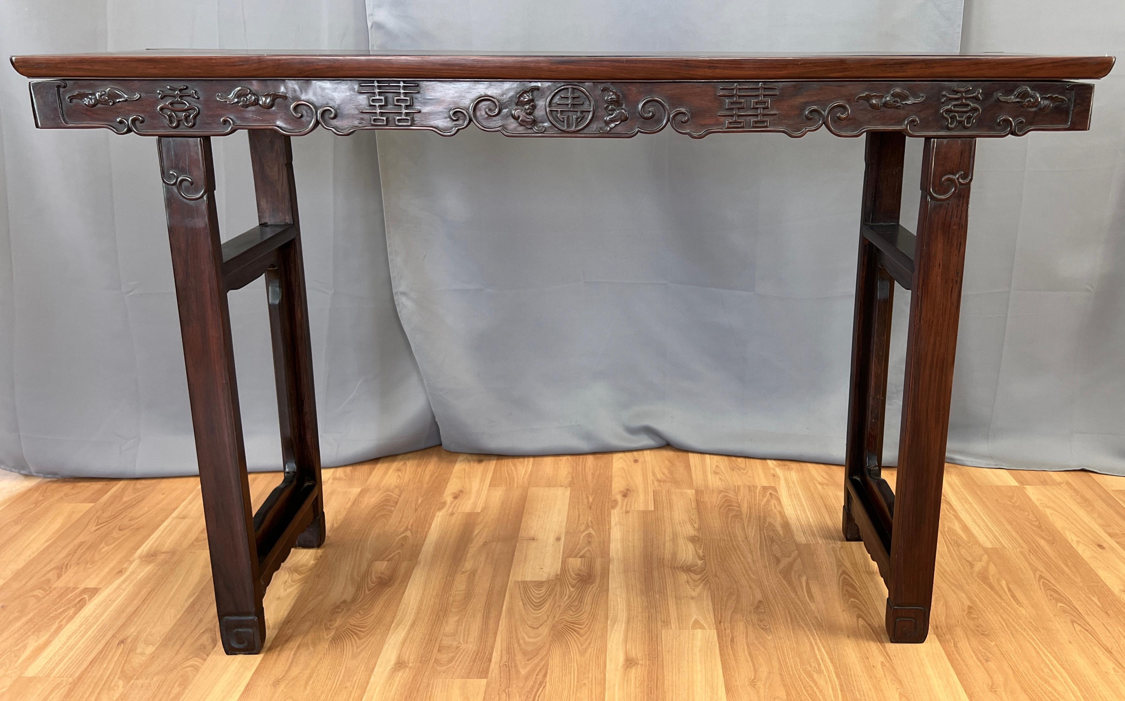 Chinesischer Zitanholz- Alter Tisch aus der Qing-Dynastie, 19. Jahrhundert (20. Jahrhundert) im Angebot