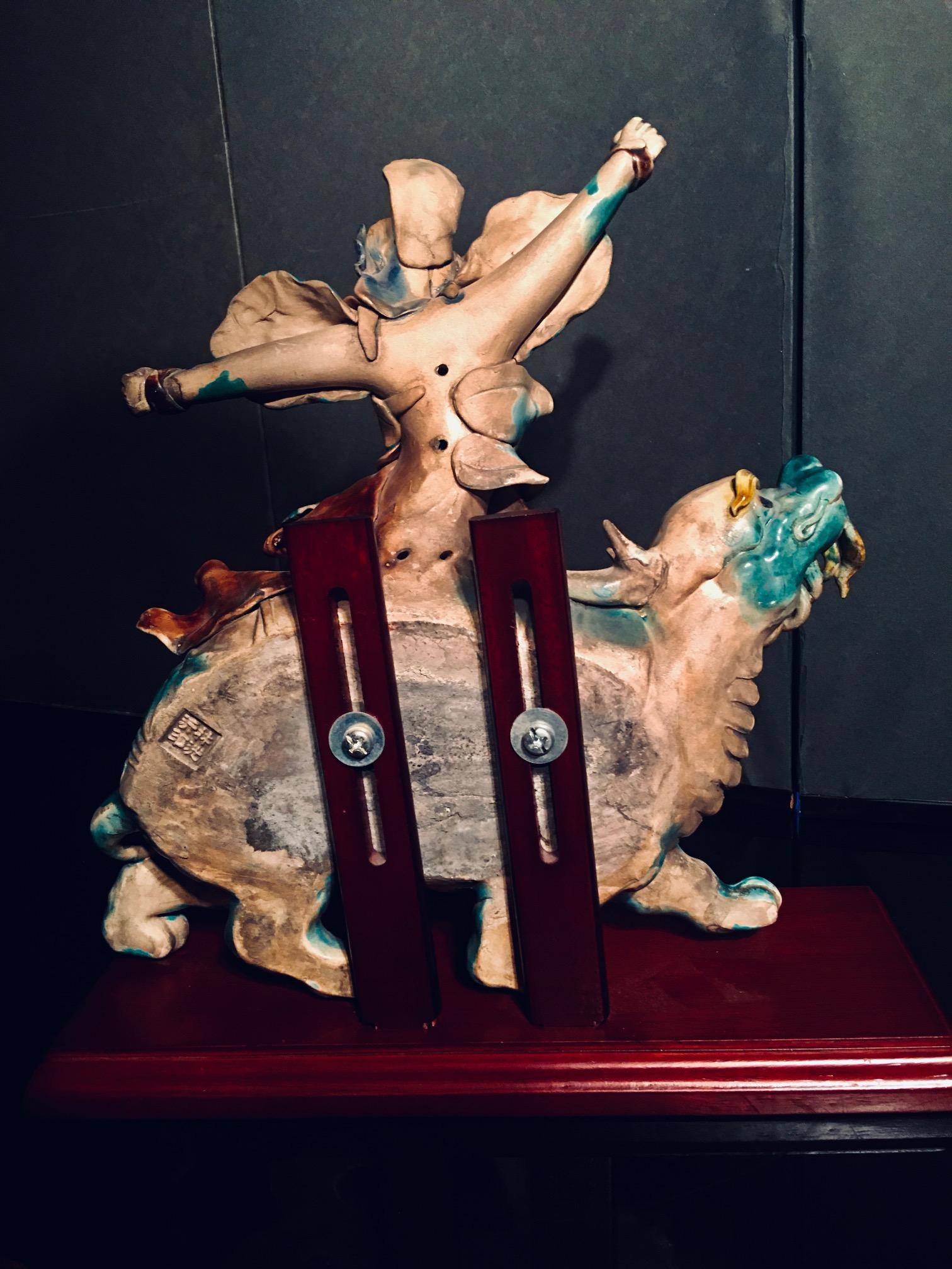 Céramique Tile de sabre en porcelaine émaillée du début du 20e siècle représentant un guerrier sur une tortue de dragon en vente