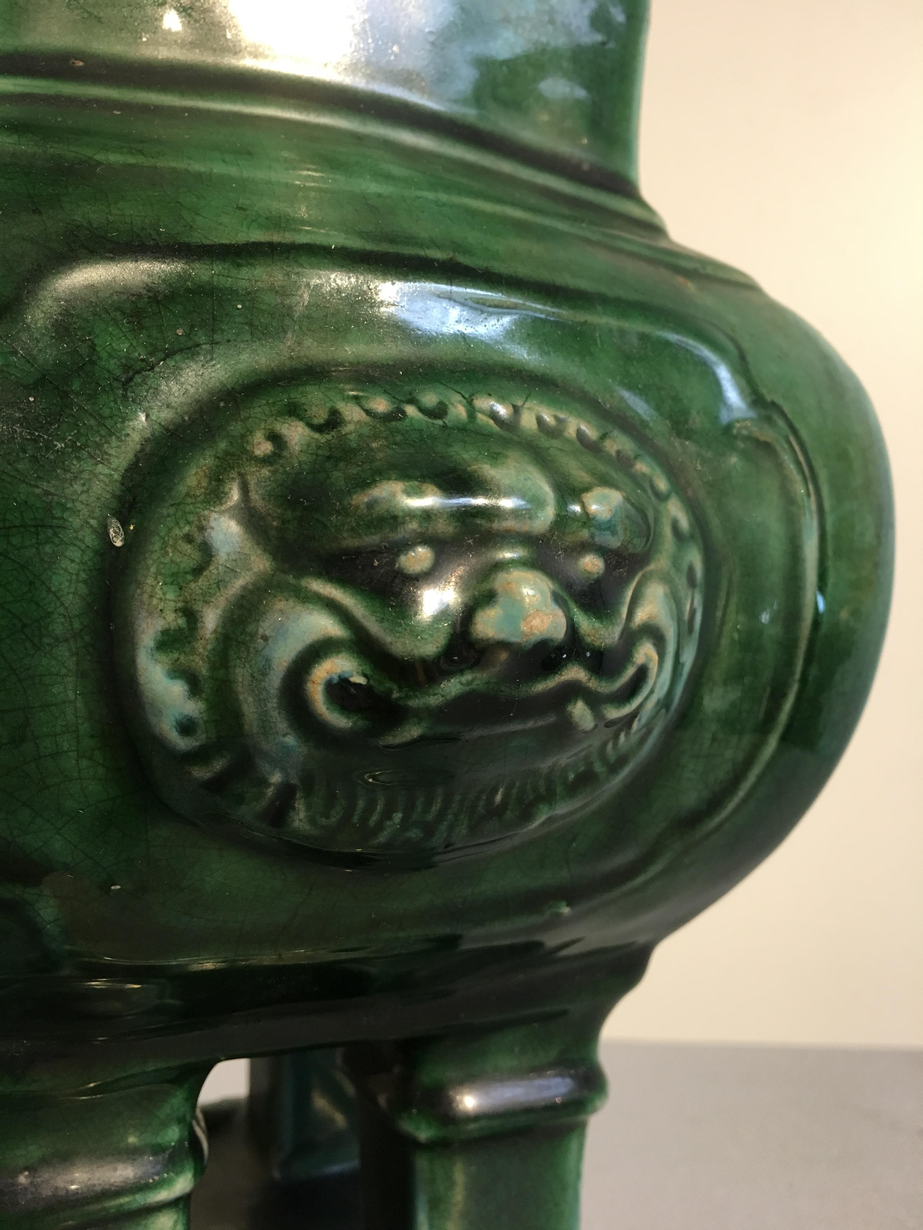 Chinese Qing Dynasty Green Glazed Incense Burner, Late 19th Century For Sale 5