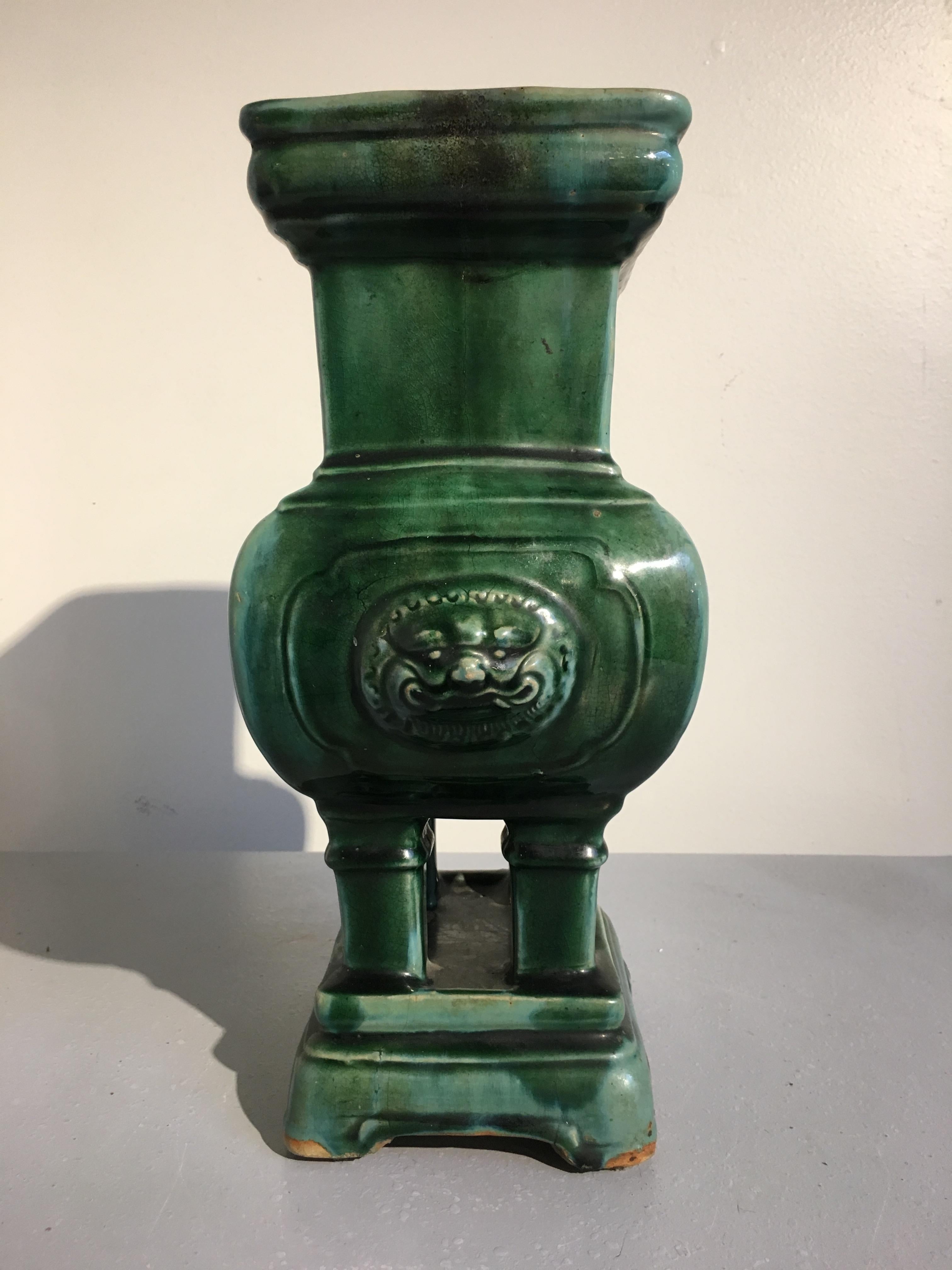Chinese Qing Dynasty Green Glazed Incense Burner, Late 19th Century For Sale 1