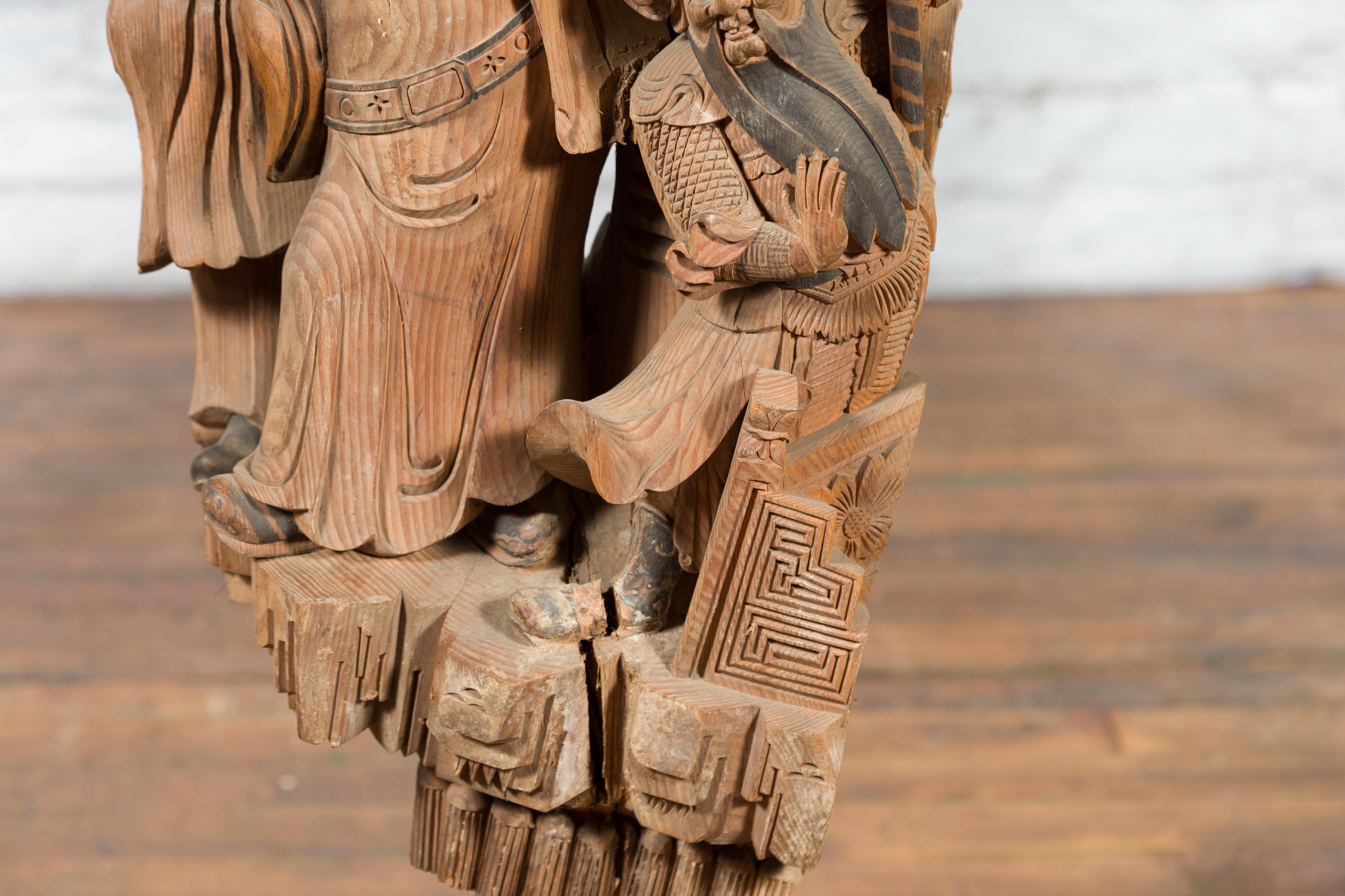 Chinesischer, handgeschnitzter Tempelkorbel aus Holz aus der chinesischen Qing-Dynastie mit detaillierten Figuren im Angebot 5