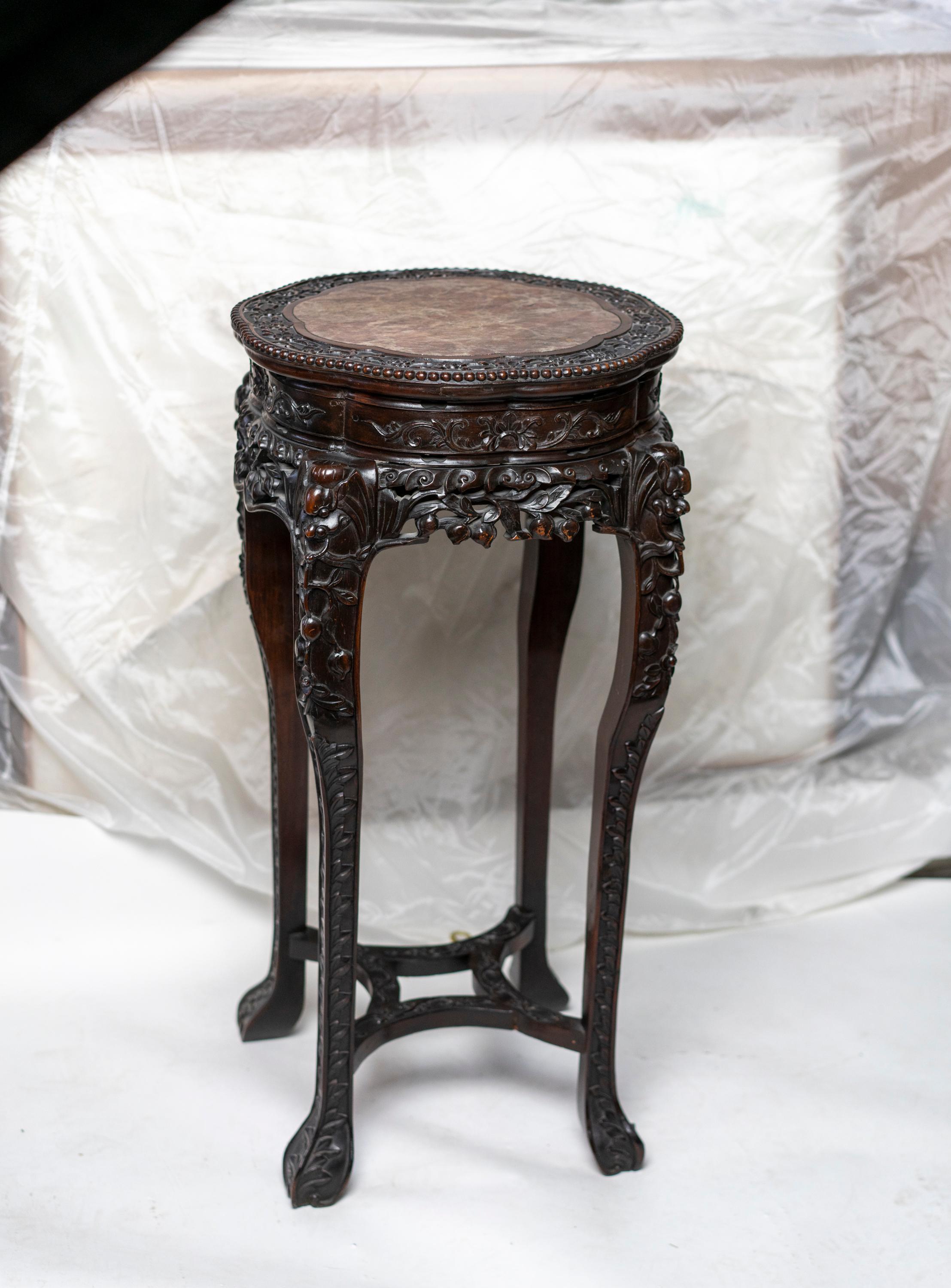 Chinese Qing Dynasty Intricately Carved Hard Wood Pedestal with Marble Inset In Good Condition In Montreal, QC