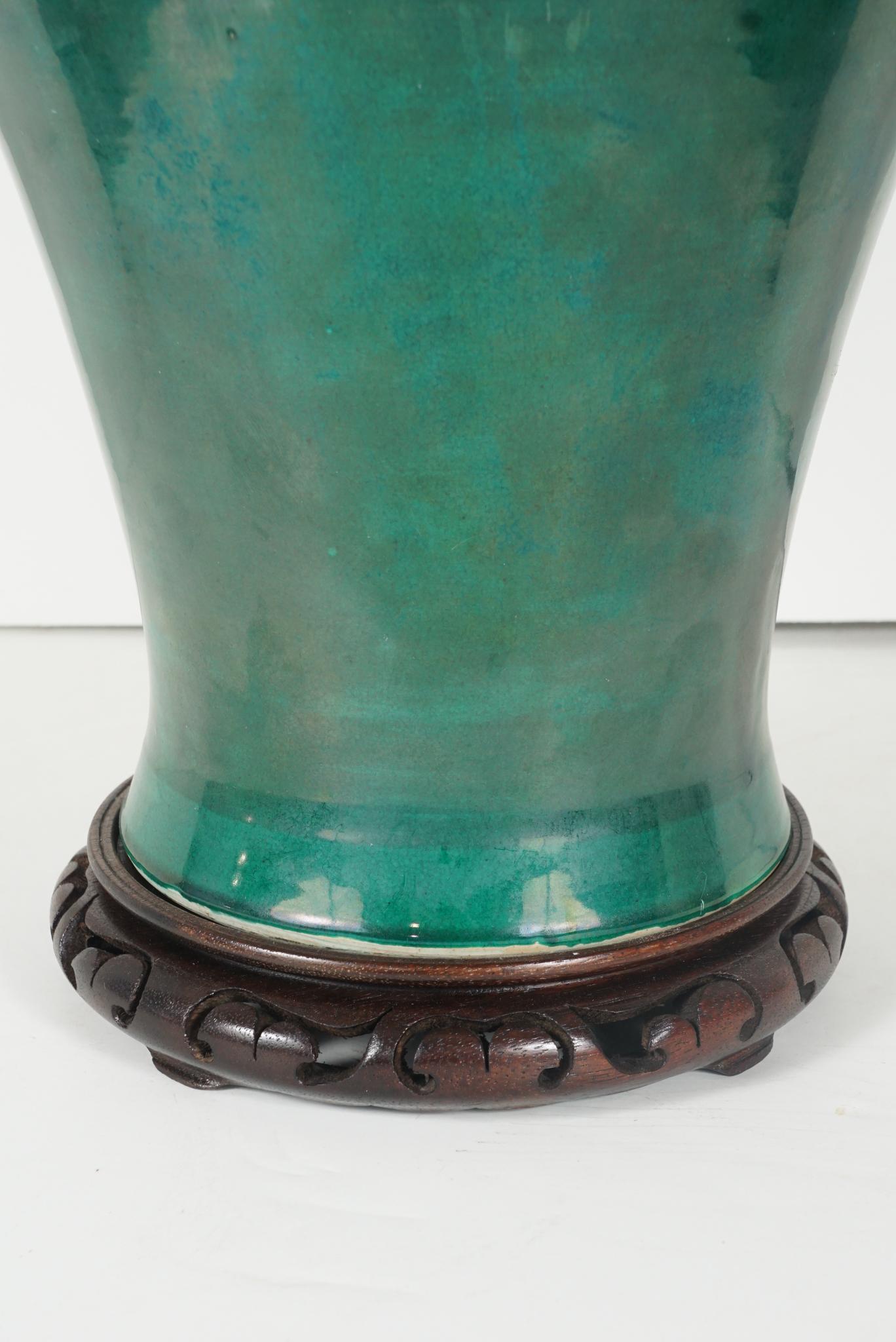 Fin du XIXe siècle Grand vase Monochrome Mieping monté en lampe, dynastie chinoise Qing en vente