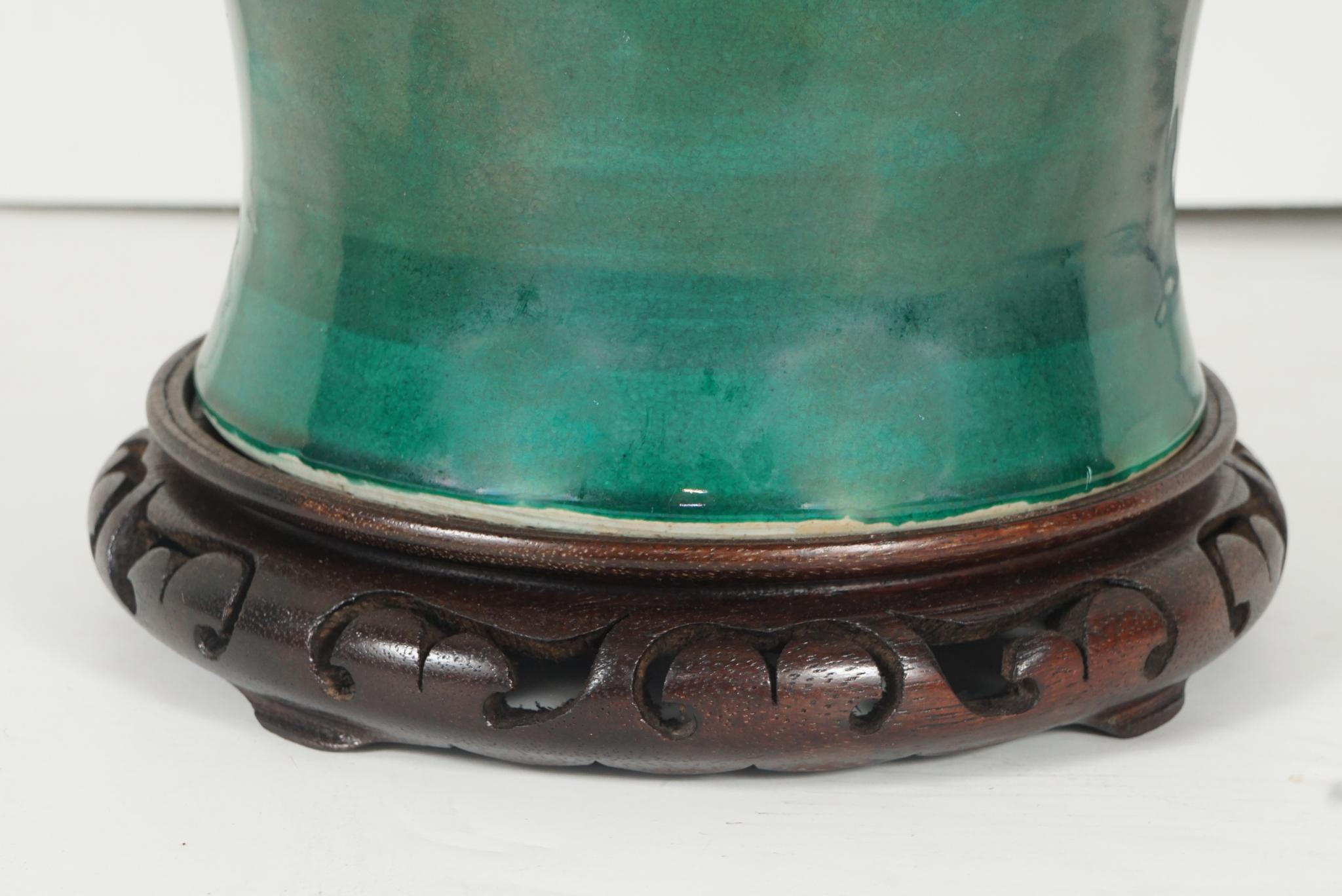 Porcelaine Grand vase Monochrome Mieping monté en lampe, dynastie chinoise Qing en vente